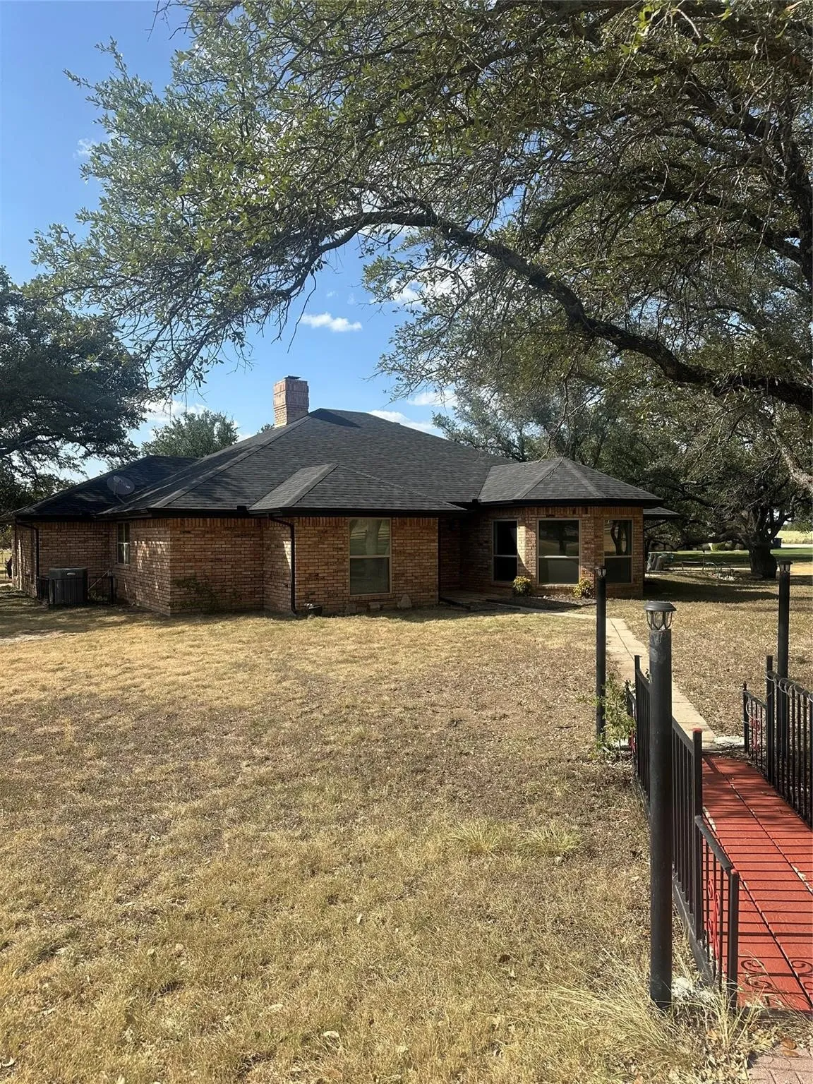Single Family Residence For Rent in Brown County , 5251 FM 2126, Brownwood, Texas 76801, 3 Bedroom, 2 Bathroom, 2 Garage spaces, 2,060 Sqft, built in 1992, mls#21400975, Real Estate Agent in Brownwood, Homes For Rent in Brown county, Homes For Rent in Brownwood, Realtor in Brownwood Texas, Real Estate Brokerage Independent Realty Texas, Luminita Cordes Realtor