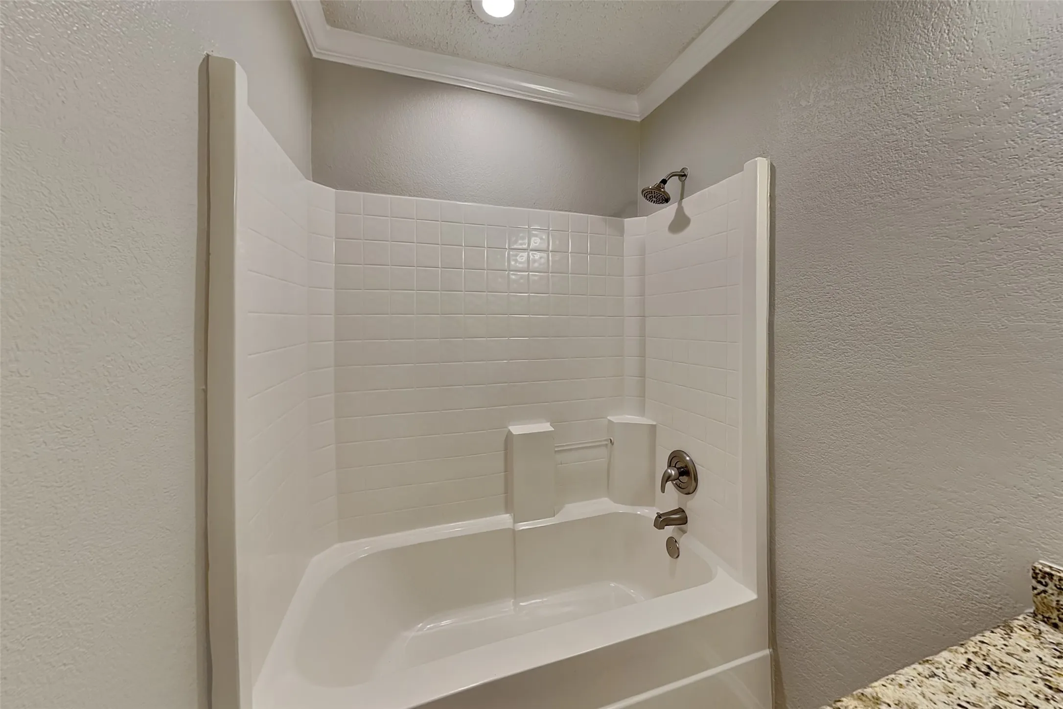 Single Family Residence For Rent in Tarrant County , 5313 Emmeryville Lane, Fort Worth, Texas 76244, 4 Bedroom, 2 Bathroom, 2 Garage spaces, 2,064 Sqft, built in 2002, mls#21403446, Real Estate Agent in Fort Worth, Homes For Rent in Tarrant county, Homes For Rent in Fort Worth, Realtor in Fort Worth Texas, Real Estate Brokerage Independent Realty Texas, Luminita Cordes Realtor