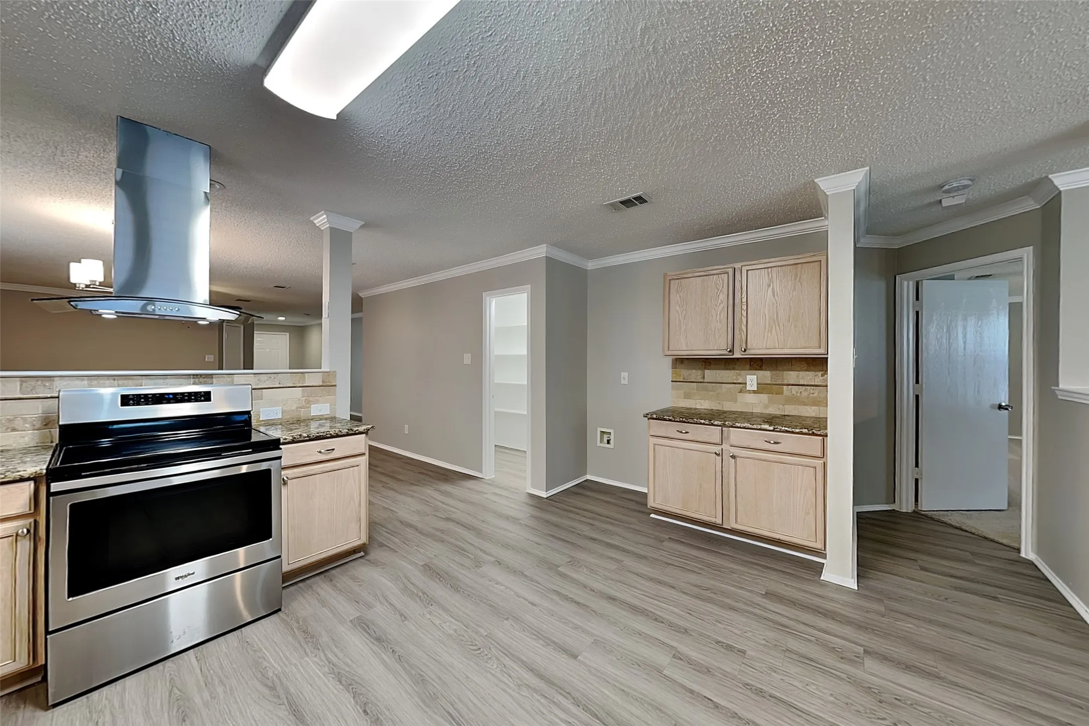 Single Family Residence For Rent in Tarrant County , 5313 Emmeryville Lane, Fort Worth, Texas 76244, 4 Bedroom, 2 Bathroom, 2 Garage spaces, 2,064 Sqft, built in 2002, mls#21403446, Real Estate Agent in Fort Worth, Homes For Rent in Tarrant county, Homes For Rent in Fort Worth, Realtor in Fort Worth Texas, Real Estate Brokerage Independent Realty Texas, Luminita Cordes Realtor