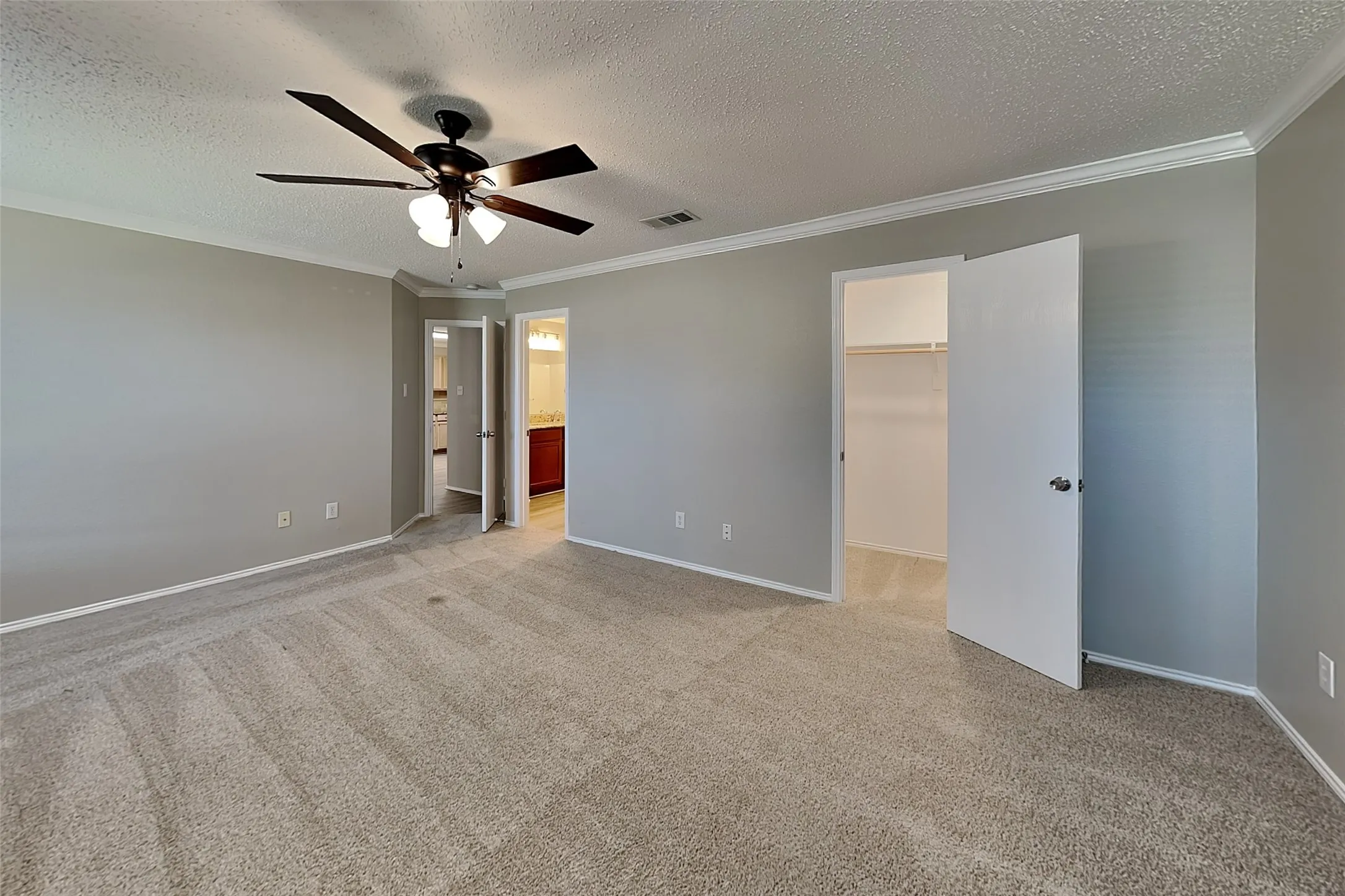 Single Family Residence For Rent in Tarrant County , 5313 Emmeryville Lane, Fort Worth, Texas 76244, 4 Bedroom, 2 Bathroom, 2 Garage spaces, 2,064 Sqft, built in 2002, mls#21403446, Real Estate Agent in Fort Worth, Homes For Rent in Tarrant county, Homes For Rent in Fort Worth, Realtor in Fort Worth Texas, Real Estate Brokerage Independent Realty Texas, Luminita Cordes Realtor