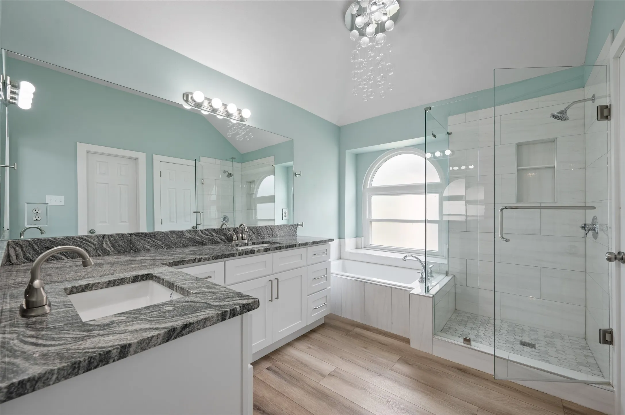 Single Family Residence For Rent in Collin County , 5608 Manchester Drive, Richardson, Texas 75082, 3 Bedroom, 2 Bathroom, 2 Garage spaces, 1,808 Sqft, built in 1996, mls#21403447, Real Estate Agent in Richardson, Homes For Rent in Collin county, Homes For Rent in Richardson, Realtor in Richardson Texas, Real Estate Brokerage Independent Realty Texas, Luminita Cordes Realtor