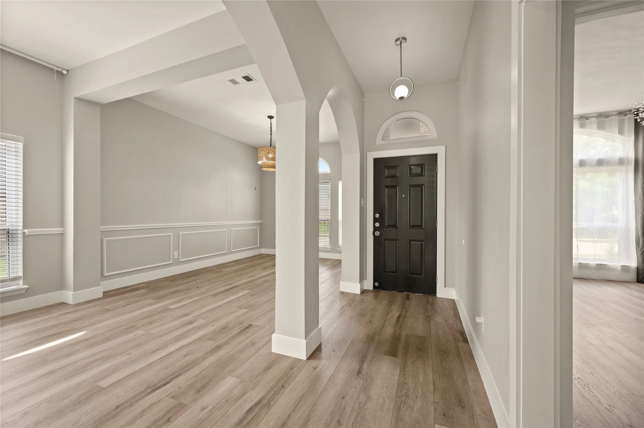 Single Family Residence For Rent in Collin County , 5608 Manchester Drive, Richardson, Texas 75082, 3 Bedroom, 2 Bathroom, 2 Garage spaces, 1,808 Sqft, built in 1996, mls#21403447, Real Estate Agent in Richardson, Homes For Rent in Collin county, Homes For Rent in Richardson, Realtor in Richardson Texas, Real Estate Brokerage Independent Realty Texas, Luminita Cordes Realtor