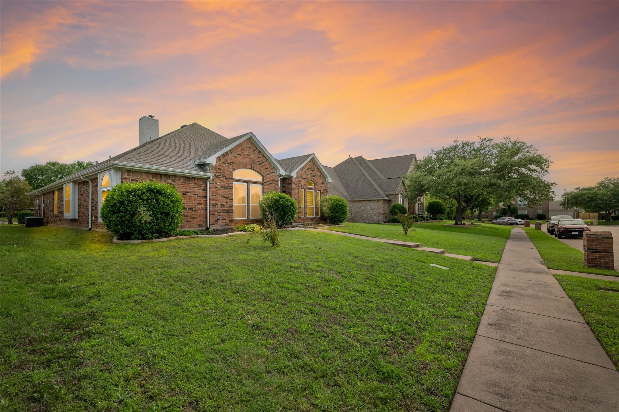Single Family Residence For Rent in Collin County , 5608 Manchester Drive, Richardson, Texas 75082, 3 Bedroom, 2 Bathroom, 2 Garage spaces, 1,808 Sqft, built in 1996, mls#21403447, Real Estate Agent in Richardson, Homes For Rent in Collin county, Homes For Rent in Richardson, Realtor in Richardson Texas, Real Estate Brokerage Independent Realty Texas, Luminita Cordes Realtor