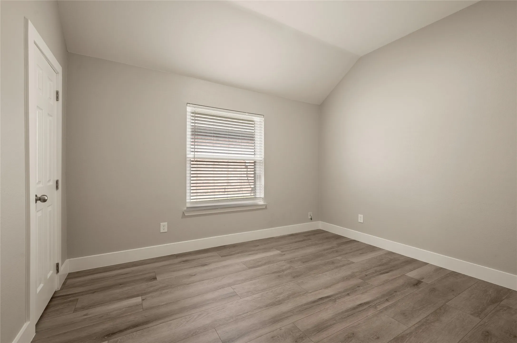 Single Family Residence For Rent in Collin County , 5608 Manchester Drive, Richardson, Texas 75082, 3 Bedroom, 2 Bathroom, 2 Garage spaces, 1,808 Sqft, built in 1996, mls#21403447, Real Estate Agent in Richardson, Homes For Rent in Collin county, Homes For Rent in Richardson, Realtor in Richardson Texas, Real Estate Brokerage Independent Realty Texas, Luminita Cordes Realtor