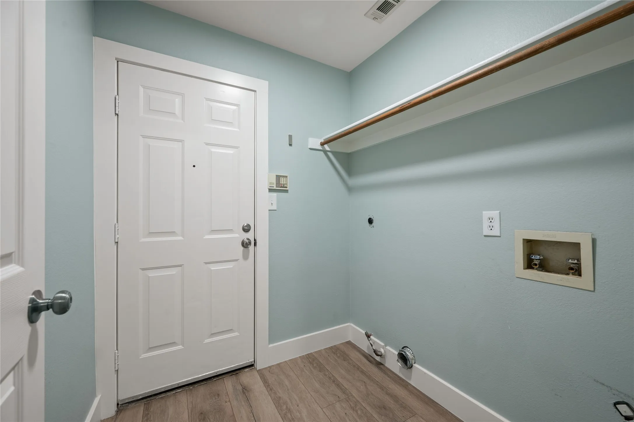 Single Family Residence For Rent in Collin County , 5608 Manchester Drive, Richardson, Texas 75082, 3 Bedroom, 2 Bathroom, 2 Garage spaces, 1,808 Sqft, built in 1996, mls#21403447, Real Estate Agent in Richardson, Homes For Rent in Collin county, Homes For Rent in Richardson, Realtor in Richardson Texas, Real Estate Brokerage Independent Realty Texas, Luminita Cordes Realtor