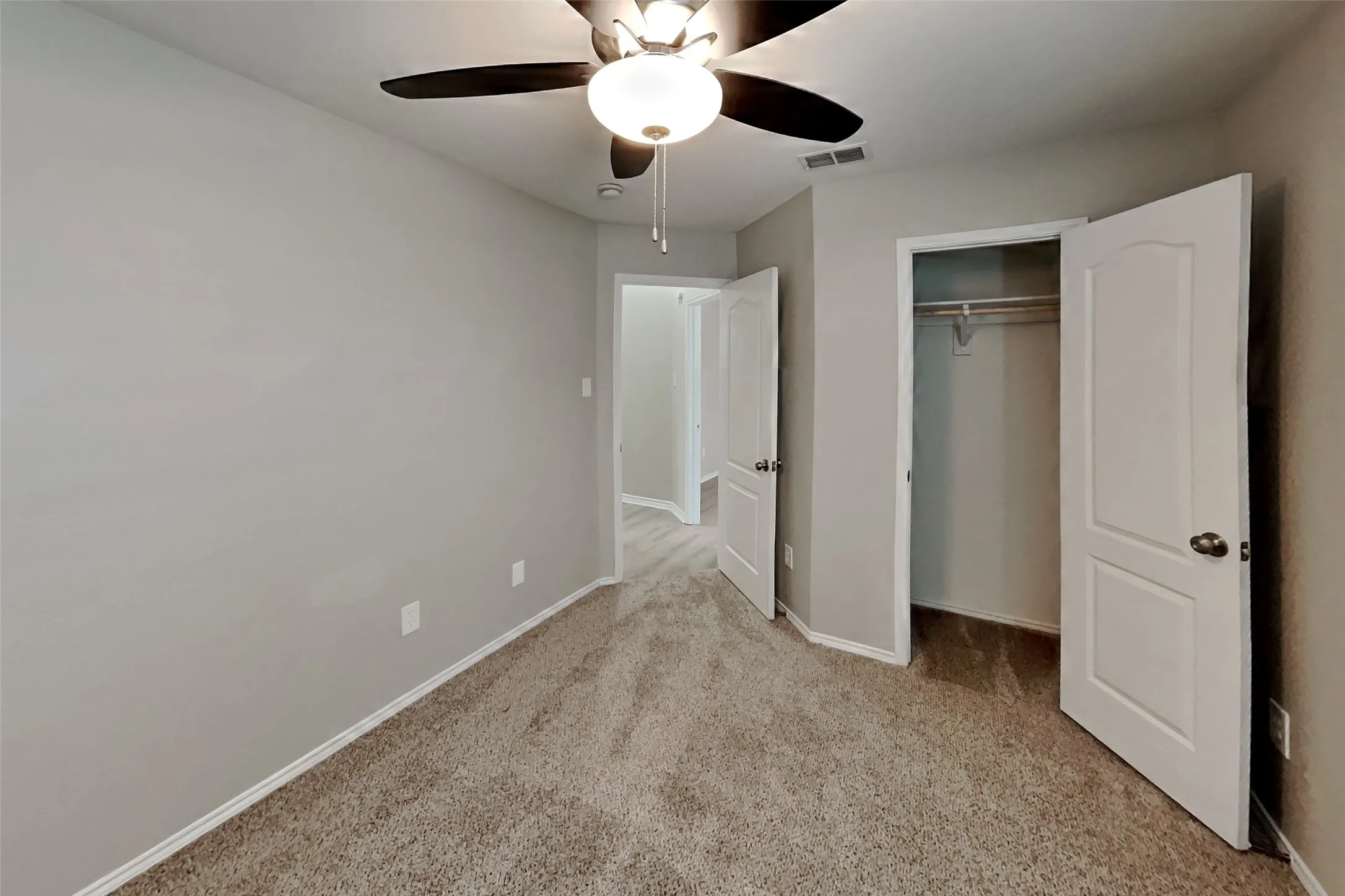 Single Family Residence For Rent in Denton County , 1909 Caddo Street, Little Elm, Texas 75068, 3 Bedroom, 2 Bathroom, 2 Garage spaces, 1,958 Sqft, built in 2002, mls#21403449, Real Estate Agent in Little Elm, Homes For Rent in Denton county, Homes For Rent in Little Elm, Realtor in Little Elm Texas, Real Estate Brokerage Independent Realty Texas, Luminita Cordes Realtor