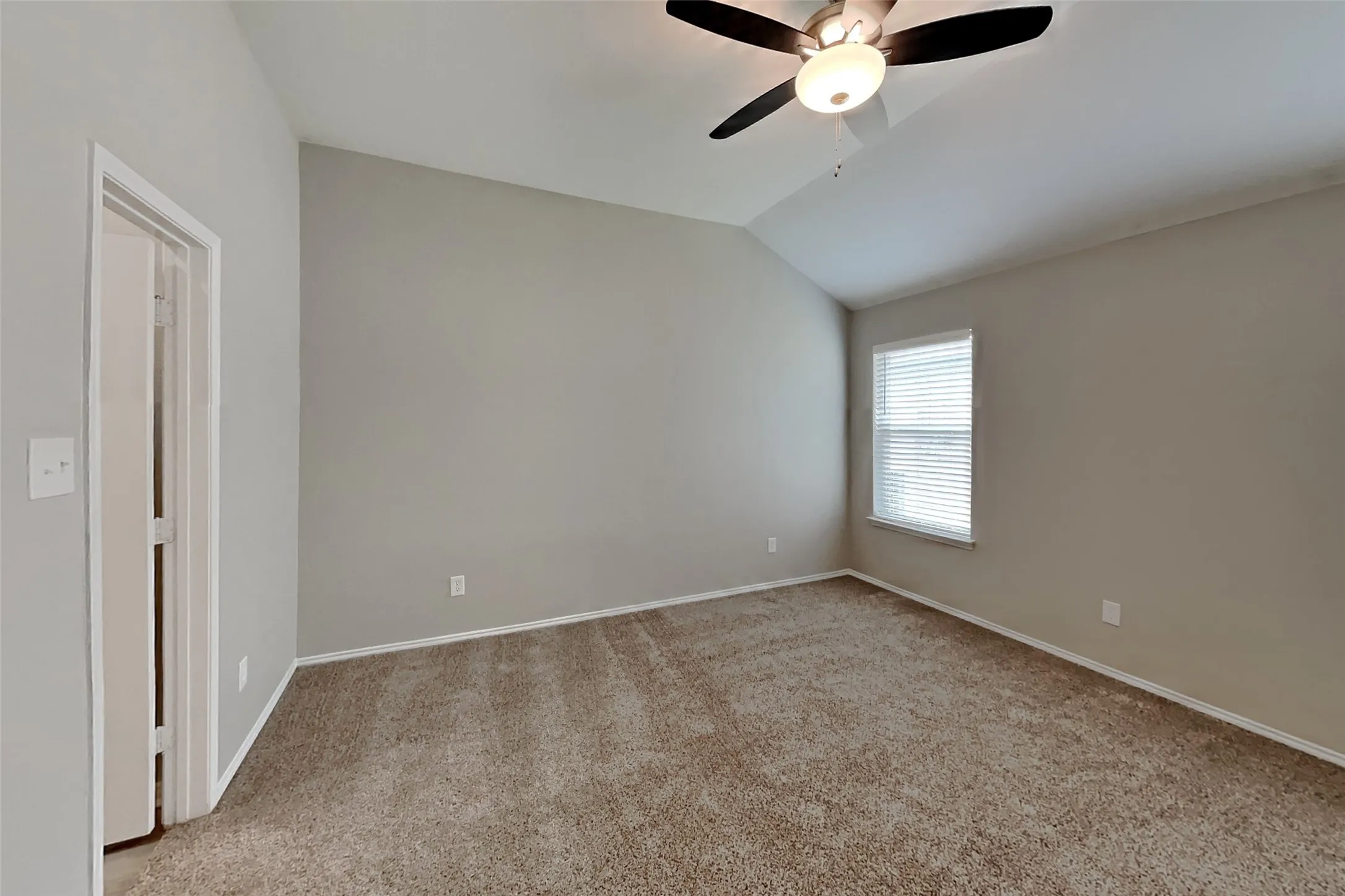 Single Family Residence For Rent in Denton County , 1909 Caddo Street, Little Elm, Texas 75068, 3 Bedroom, 2 Bathroom, 2 Garage spaces, 1,958 Sqft, built in 2002, mls#21403449, Real Estate Agent in Little Elm, Homes For Rent in Denton county, Homes For Rent in Little Elm, Realtor in Little Elm Texas, Real Estate Brokerage Independent Realty Texas, Luminita Cordes Realtor