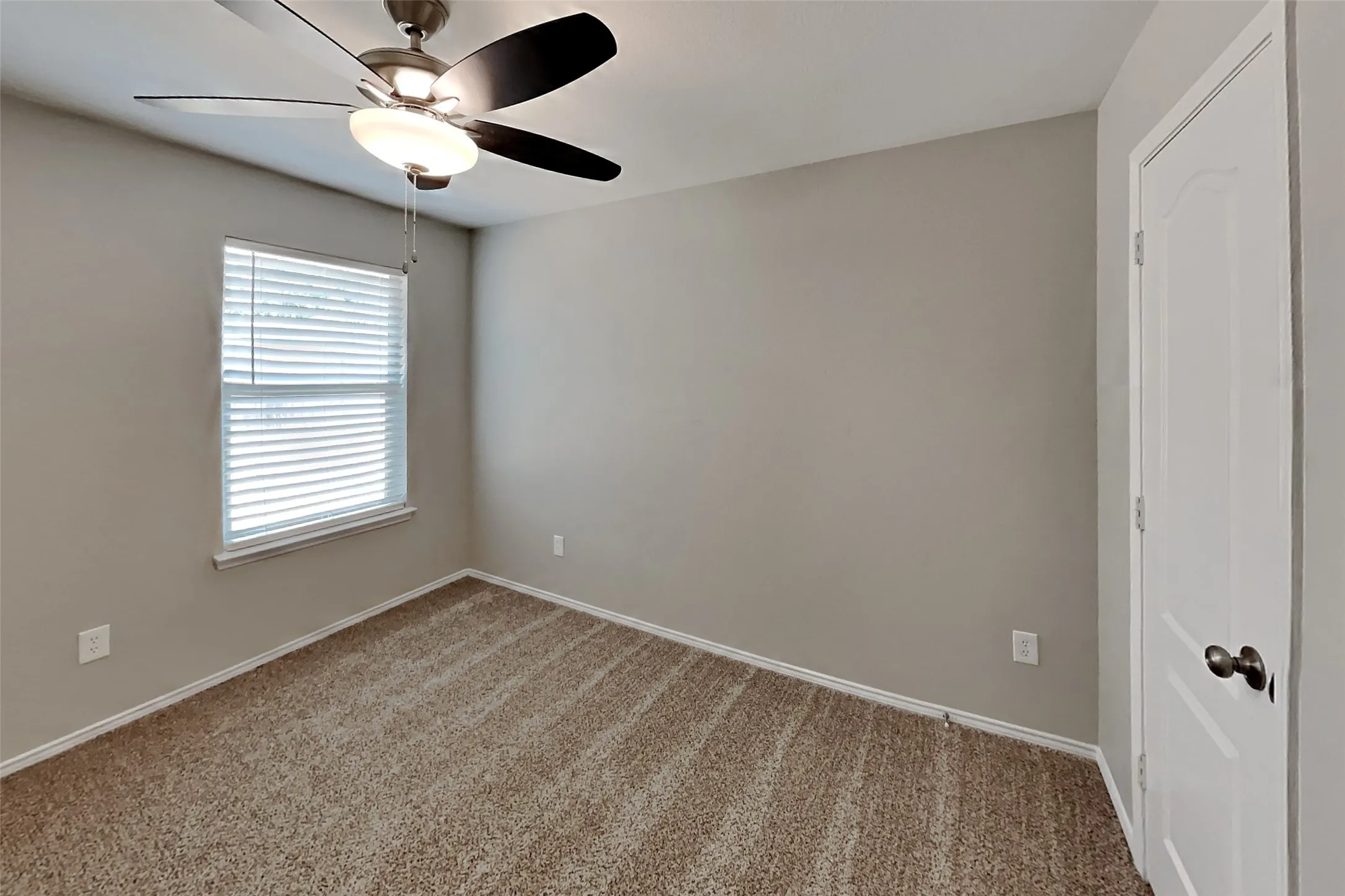Single Family Residence For Rent in Denton County , 1909 Caddo Street, Little Elm, Texas 75068, 3 Bedroom, 2 Bathroom, 2 Garage spaces, 1,958 Sqft, built in 2002, mls#21403449, Real Estate Agent in Little Elm, Homes For Rent in Denton county, Homes For Rent in Little Elm, Realtor in Little Elm Texas, Real Estate Brokerage Independent Realty Texas, Luminita Cordes Realtor