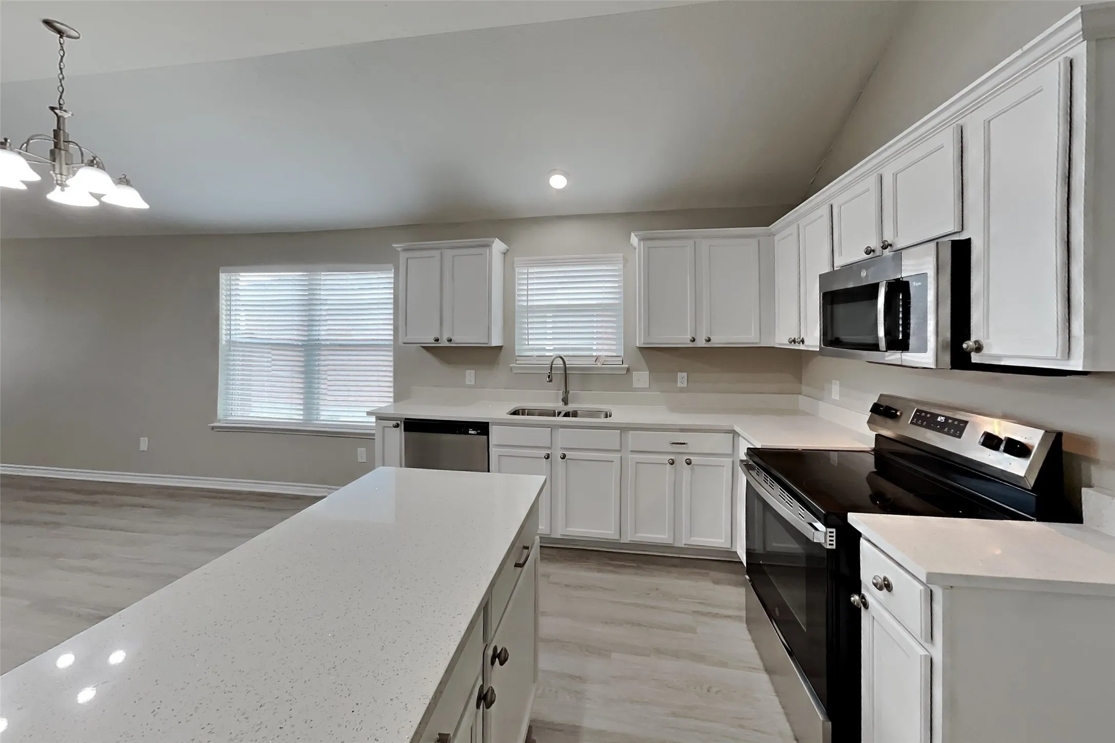 Single Family Residence For Rent in Denton County , 1909 Caddo Street, Little Elm, Texas 75068, 3 Bedroom, 2 Bathroom, 2 Garage spaces, 1,958 Sqft, built in 2002, mls#21403449, Real Estate Agent in Little Elm, Homes For Rent in Denton county, Homes For Rent in Little Elm, Realtor in Little Elm Texas, Real Estate Brokerage Independent Realty Texas, Luminita Cordes Realtor