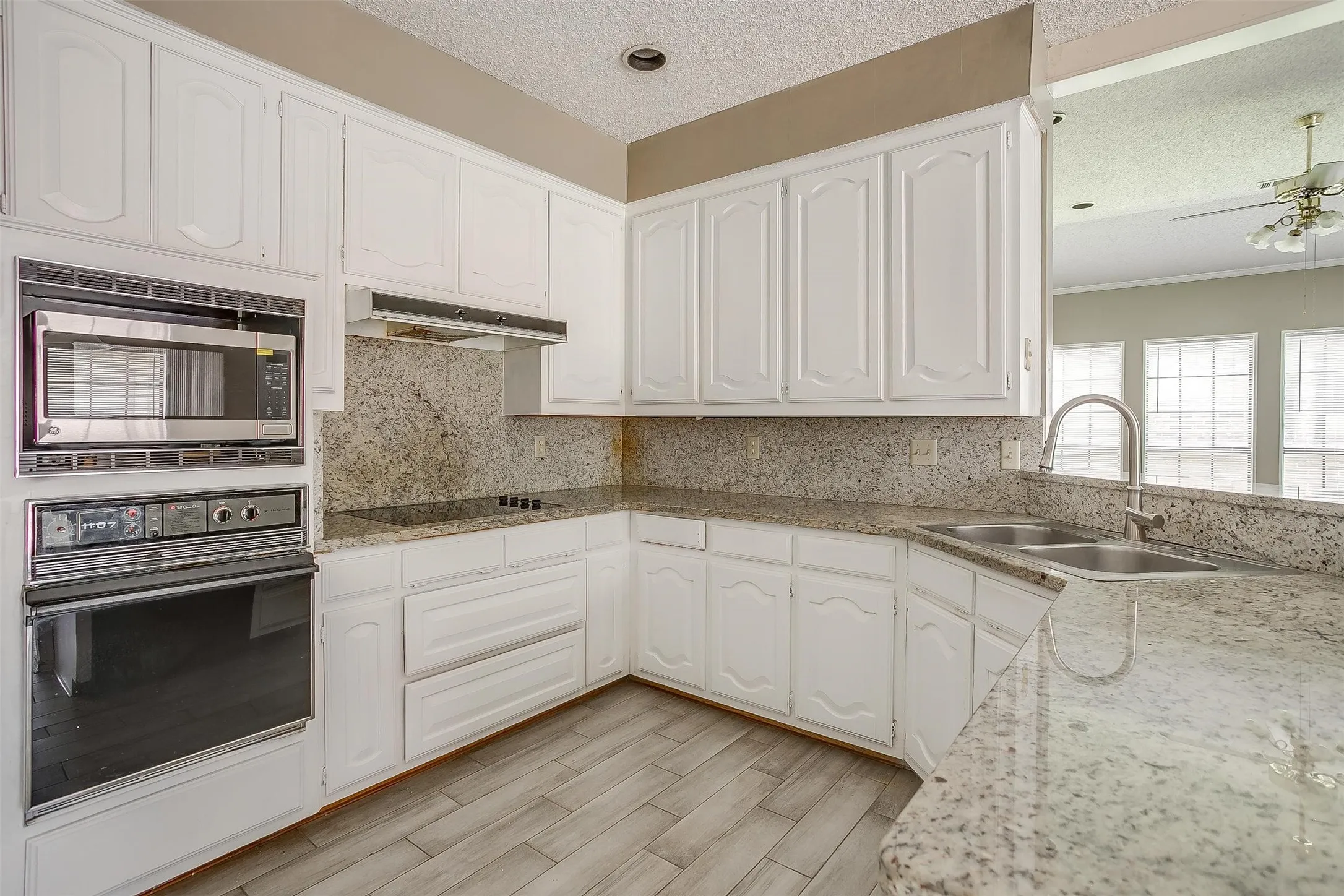 Single Family Residence For Rent in Dallas County , 9017 Rodeo Drive, Irving, Texas 75063, 3 Bedroom, 2 Bathroom, 2 Garage spaces, 2,262 Sqft, built in 1985, mls#21403448, Real Estate Agent in Irving, Homes For Rent in Dallas county, Homes For Rent in Irving, Realtor in Irving Texas, Real Estate Brokerage Independent Realty Texas, Luminita Cordes Realtor