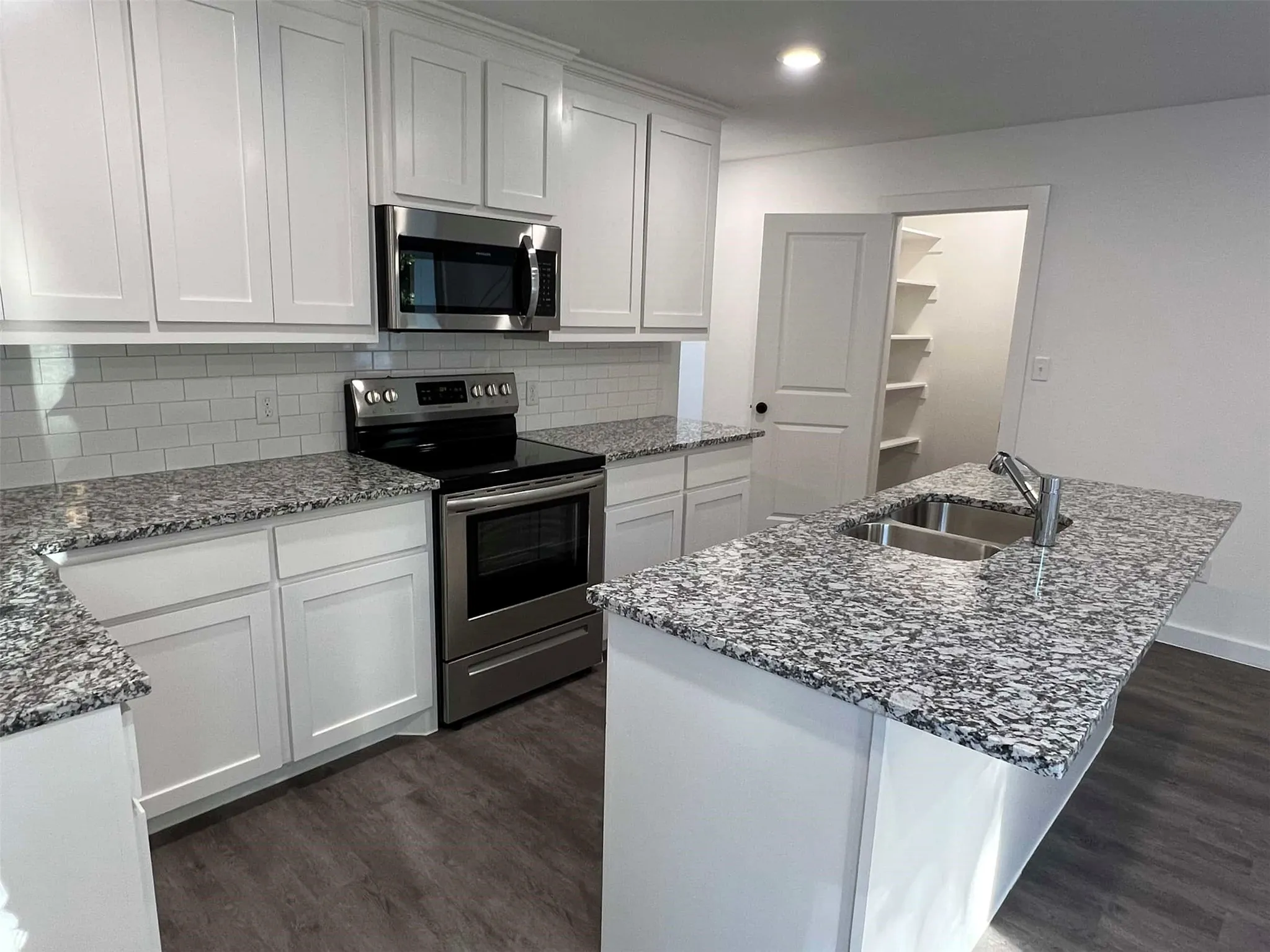 Duplex For Rent in Grayson County , 2522 S Fannin Avenue 2524, Denison, Texas 75020, 3 Bedroom, 3 Bathroom, Garage spaces, 1,452 Sqft, built in 2022, mls#21403452, Real Estate Agent in Denison, Homes For Rent in Grayson county, Homes For Rent in Denison, Realtor in Denison Texas, Real Estate Brokerage Independent Realty Texas, Luminita Cordes Realtor
