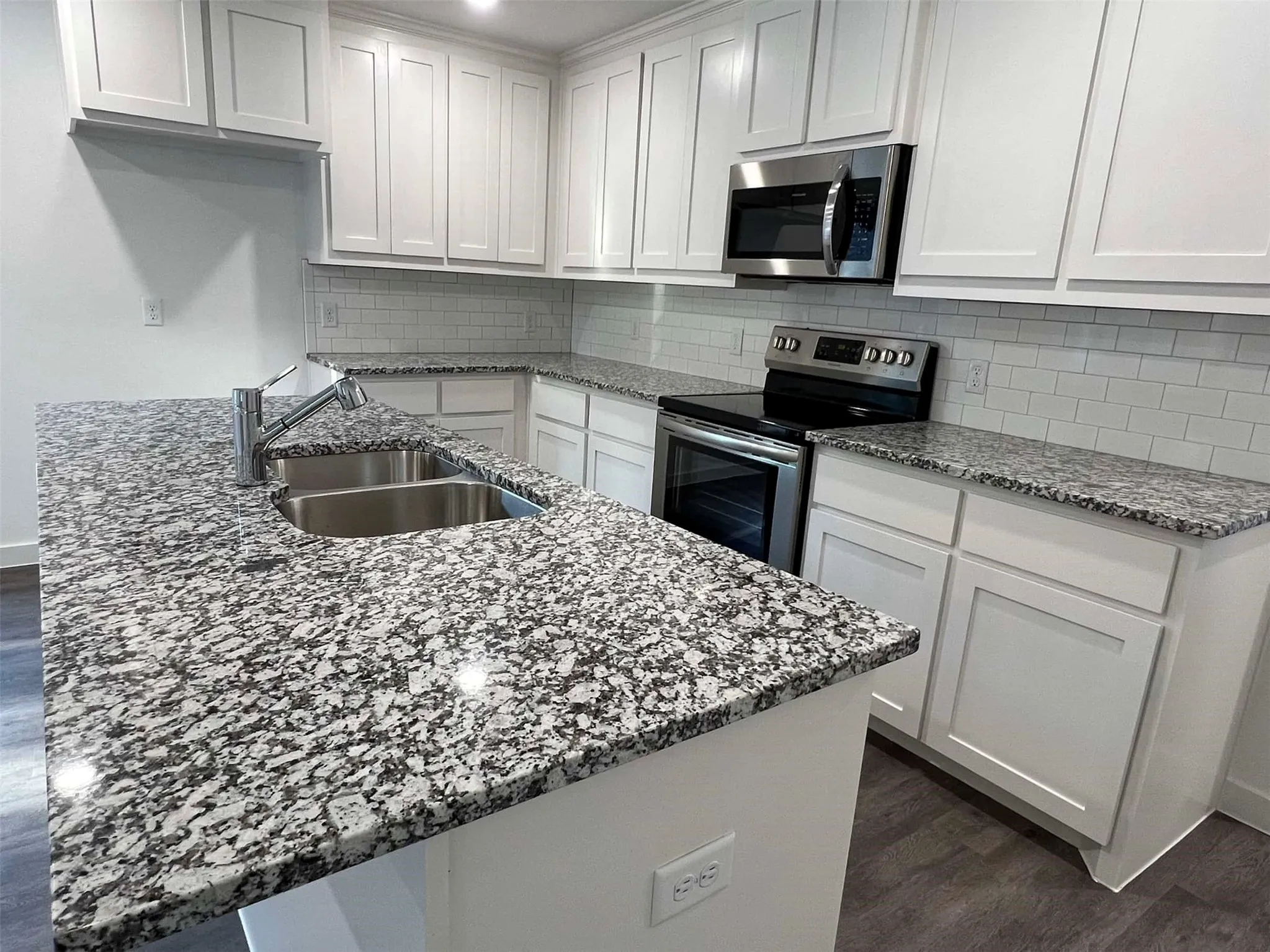 Duplex For Rent in Grayson County , 2522 S Fannin Avenue 2524, Denison, Texas 75020, 3 Bedroom, 3 Bathroom, Garage spaces, 1,452 Sqft, built in 2022, mls#21403452, Real Estate Agent in Denison, Homes For Rent in Grayson county, Homes For Rent in Denison, Realtor in Denison Texas, Real Estate Brokerage Independent Realty Texas, Luminita Cordes Realtor