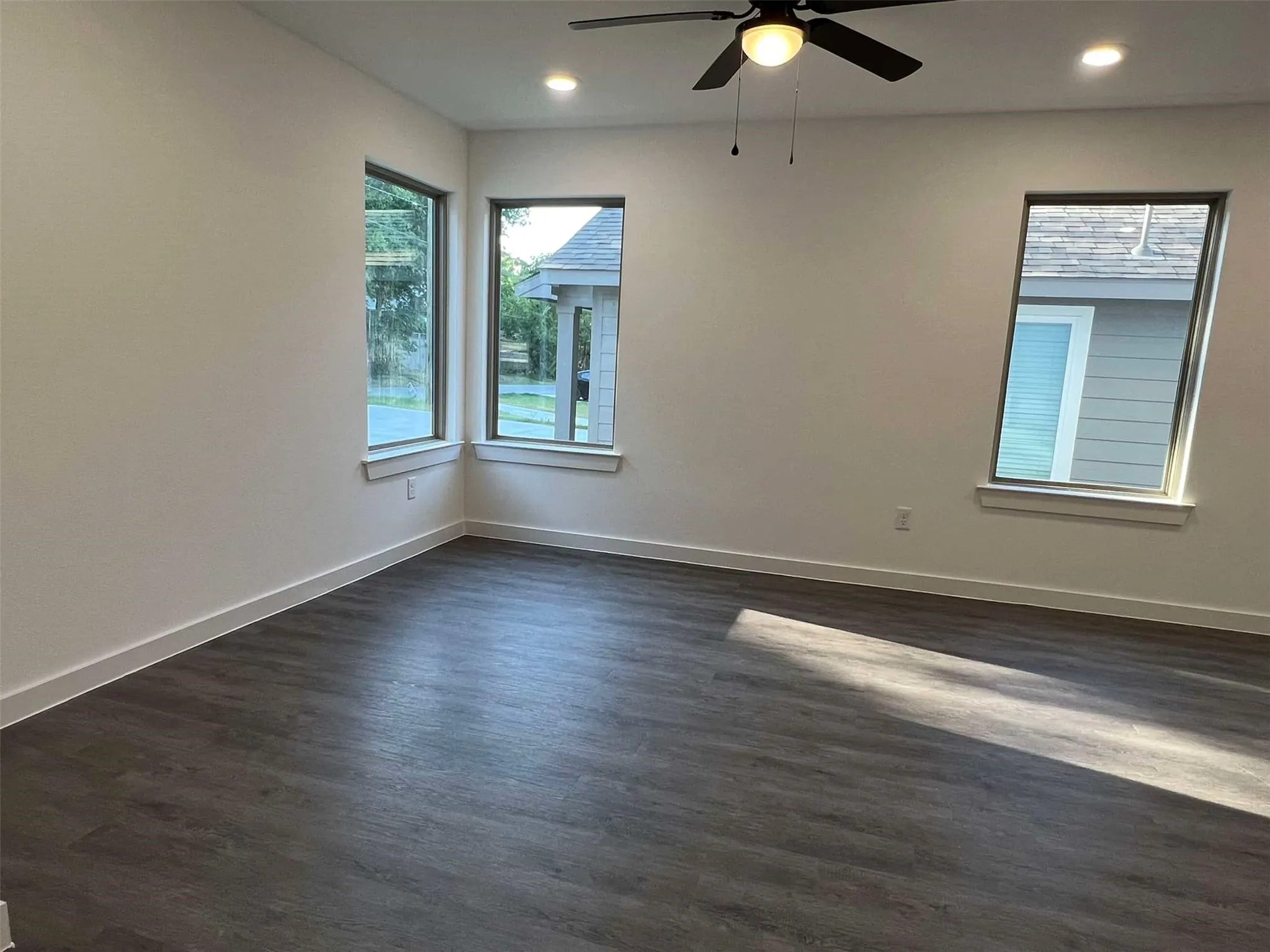 Duplex For Rent in Grayson County , 2522 S Fannin Avenue 2524, Denison, Texas 75020, 3 Bedroom, 3 Bathroom, Garage spaces, 1,452 Sqft, built in 2022, mls#21403452, Real Estate Agent in Denison, Homes For Rent in Grayson county, Homes For Rent in Denison, Realtor in Denison Texas, Real Estate Brokerage Independent Realty Texas, Luminita Cordes Realtor
