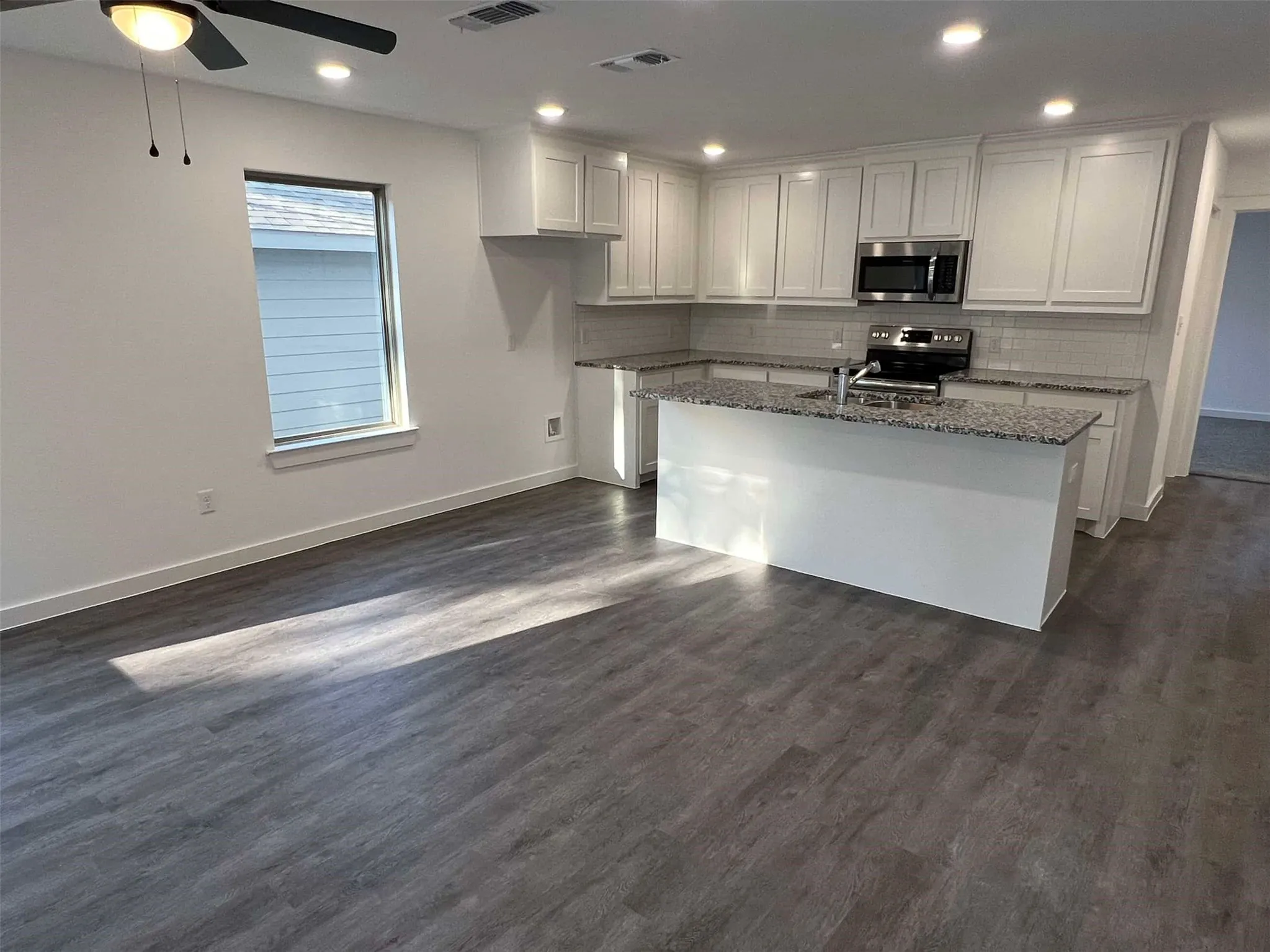 Duplex For Rent in Grayson County , 2522 S Fannin Avenue 2524, Denison, Texas 75020, 3 Bedroom, 3 Bathroom, Garage spaces, 1,452 Sqft, built in 2022, mls#21403452, Real Estate Agent in Denison, Homes For Rent in Grayson county, Homes For Rent in Denison, Realtor in Denison Texas, Real Estate Brokerage Independent Realty Texas, Luminita Cordes Realtor