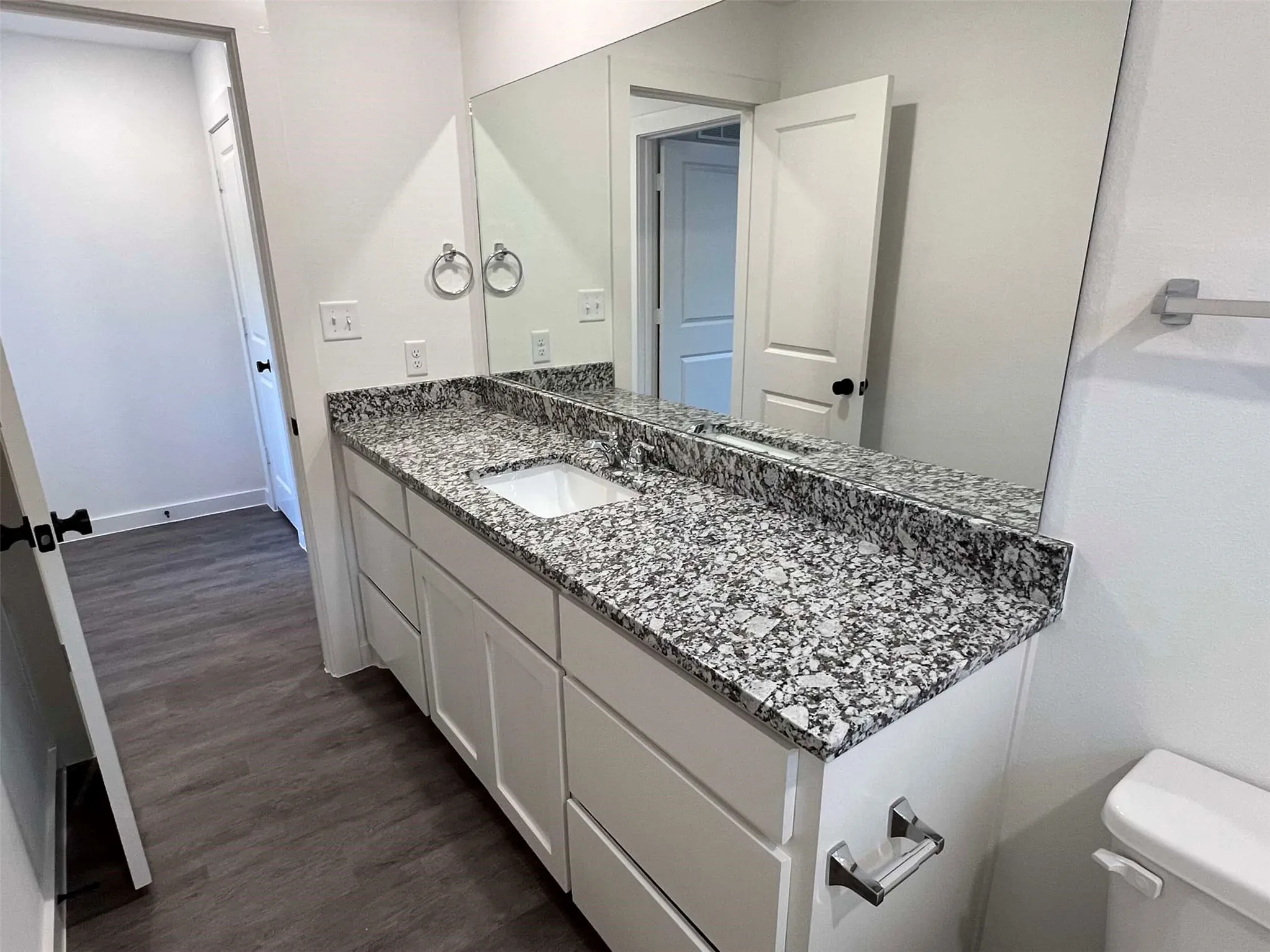 Duplex For Rent in Grayson County , 2522 S Fannin Avenue 2524, Denison, Texas 75020, 3 Bedroom, 3 Bathroom, Garage spaces, 1,452 Sqft, built in 2022, mls#21403452, Real Estate Agent in Denison, Homes For Rent in Grayson county, Homes For Rent in Denison, Realtor in Denison Texas, Real Estate Brokerage Independent Realty Texas, Luminita Cordes Realtor