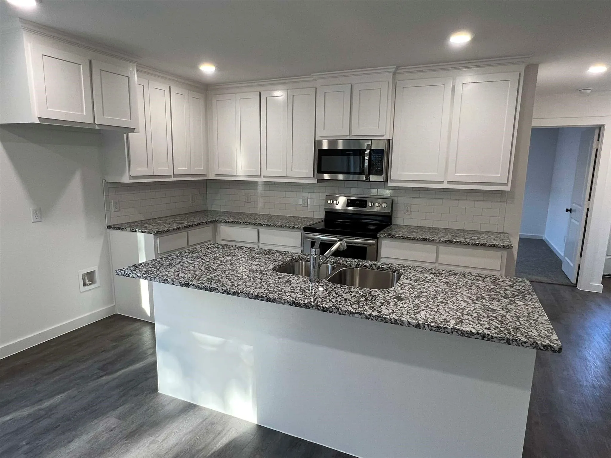 Duplex For Rent in Grayson County , 2522 S Fannin Avenue 2524, Denison, Texas 75020, 3 Bedroom, 3 Bathroom, Garage spaces, 1,452 Sqft, built in 2022, mls#21403452, Real Estate Agent in Denison, Homes For Rent in Grayson county, Homes For Rent in Denison, Realtor in Denison Texas, Real Estate Brokerage Independent Realty Texas, Luminita Cordes Realtor