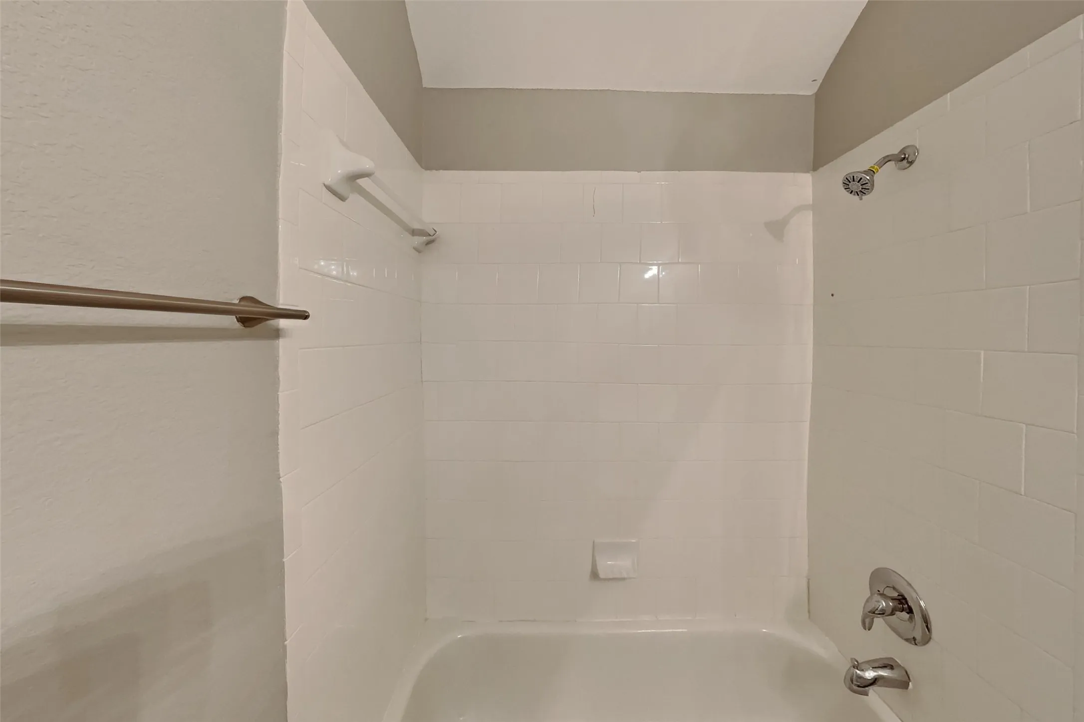 Single Family Residence For Rent in Denton County , 1036 Wagon Trail Drive, Little Elm, Texas 75068, 3 Bedroom, 2 Bathroom, 2 Garage spaces, 1,716 Sqft, built in 2003, mls#21403454, Real Estate Agent in Little Elm, Homes For Rent in Denton county, Homes For Rent in Little Elm, Realtor in Little Elm Texas, Real Estate Brokerage Independent Realty Texas, Luminita Cordes Realtor