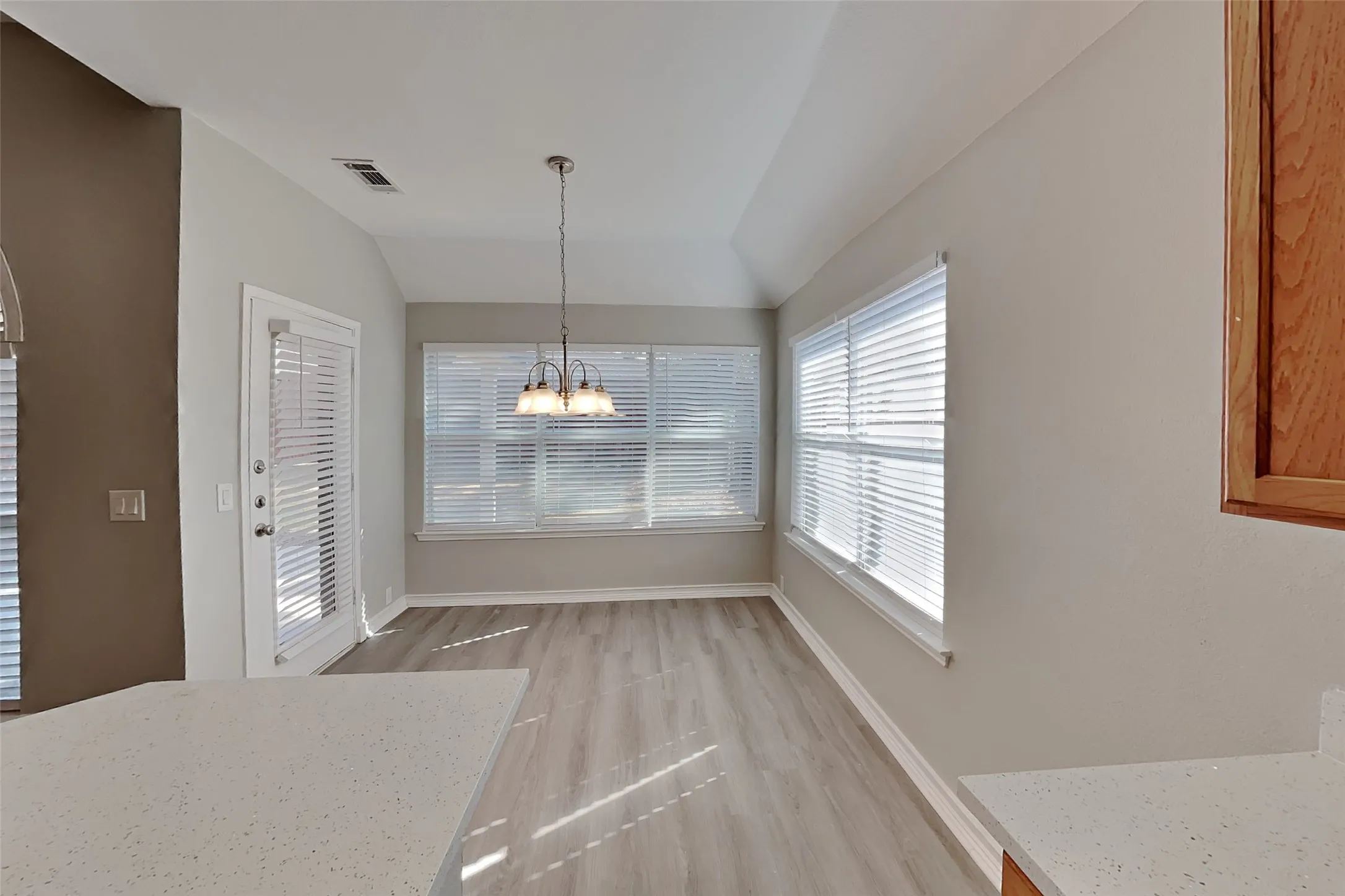 Single Family Residence For Rent in Denton County , 1036 Wagon Trail Drive, Little Elm, Texas 75068, 3 Bedroom, 2 Bathroom, 2 Garage spaces, 1,716 Sqft, built in 2003, mls#21403454, Real Estate Agent in Little Elm, Homes For Rent in Denton county, Homes For Rent in Little Elm, Realtor in Little Elm Texas, Real Estate Brokerage Independent Realty Texas, Luminita Cordes Realtor