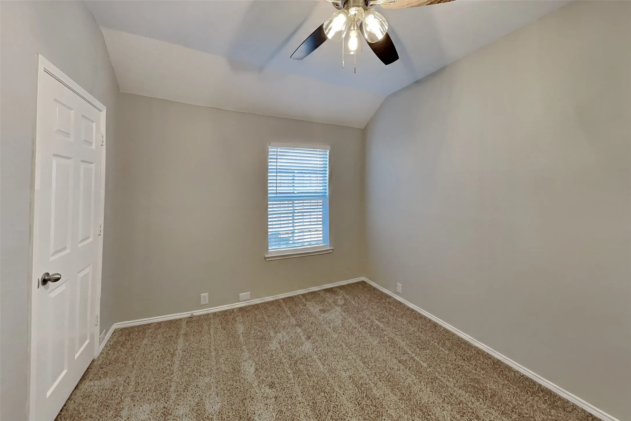 Single Family Residence For Rent in Denton County , 1036 Wagon Trail Drive, Little Elm, Texas 75068, 3 Bedroom, 2 Bathroom, 2 Garage spaces, 1,716 Sqft, built in 2003, mls#21403454, Real Estate Agent in Little Elm, Homes For Rent in Denton county, Homes For Rent in Little Elm, Realtor in Little Elm Texas, Real Estate Brokerage Independent Realty Texas, Luminita Cordes Realtor