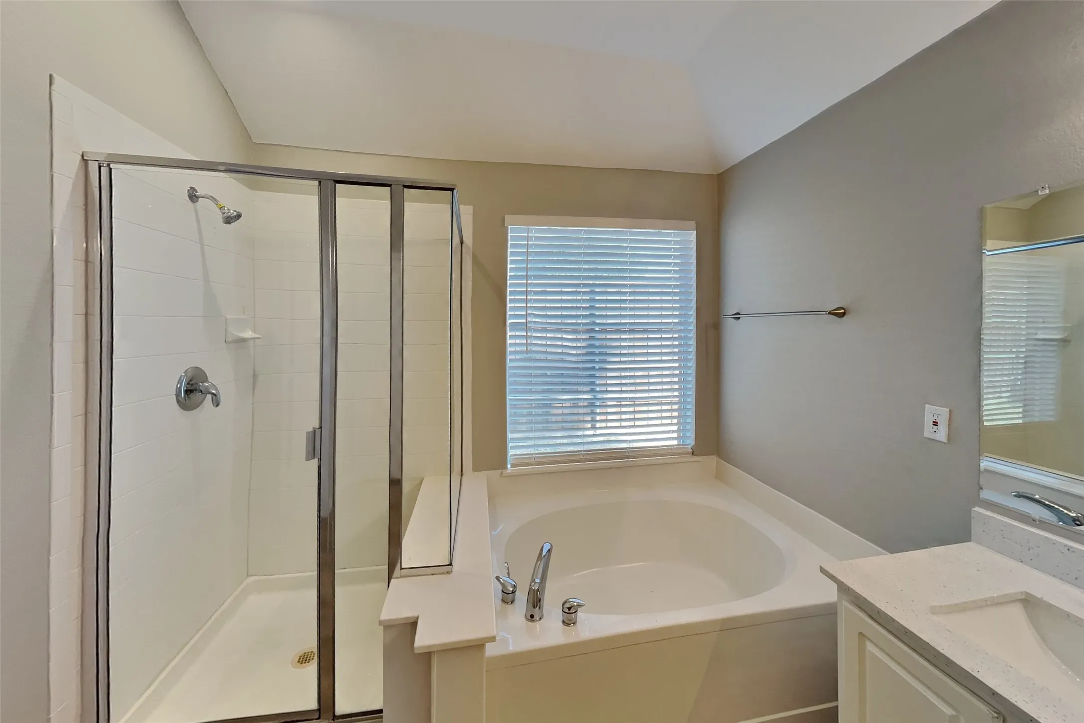 Single Family Residence For Rent in Denton County , 1036 Wagon Trail Drive, Little Elm, Texas 75068, 3 Bedroom, 2 Bathroom, 2 Garage spaces, 1,716 Sqft, built in 2003, mls#21403454, Real Estate Agent in Little Elm, Homes For Rent in Denton county, Homes For Rent in Little Elm, Realtor in Little Elm Texas, Real Estate Brokerage Independent Realty Texas, Luminita Cordes Realtor