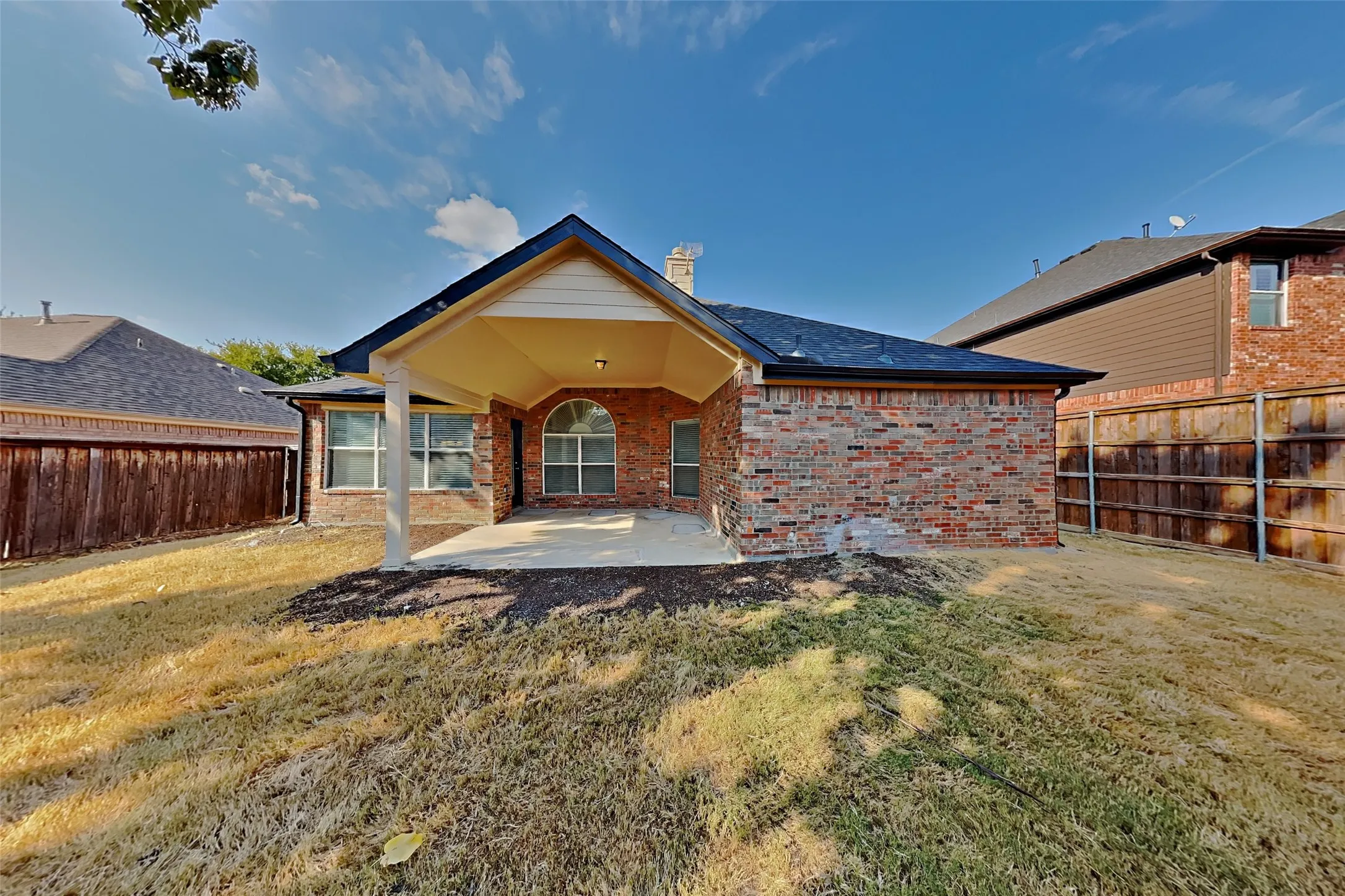 Single Family Residence For Rent in Denton County , 1036 Wagon Trail Drive, Little Elm, Texas 75068, 3 Bedroom, 2 Bathroom, 2 Garage spaces, 1,716 Sqft, built in 2003, mls#21403454, Real Estate Agent in Little Elm, Homes For Rent in Denton county, Homes For Rent in Little Elm, Realtor in Little Elm Texas, Real Estate Brokerage Independent Realty Texas, Luminita Cordes Realtor