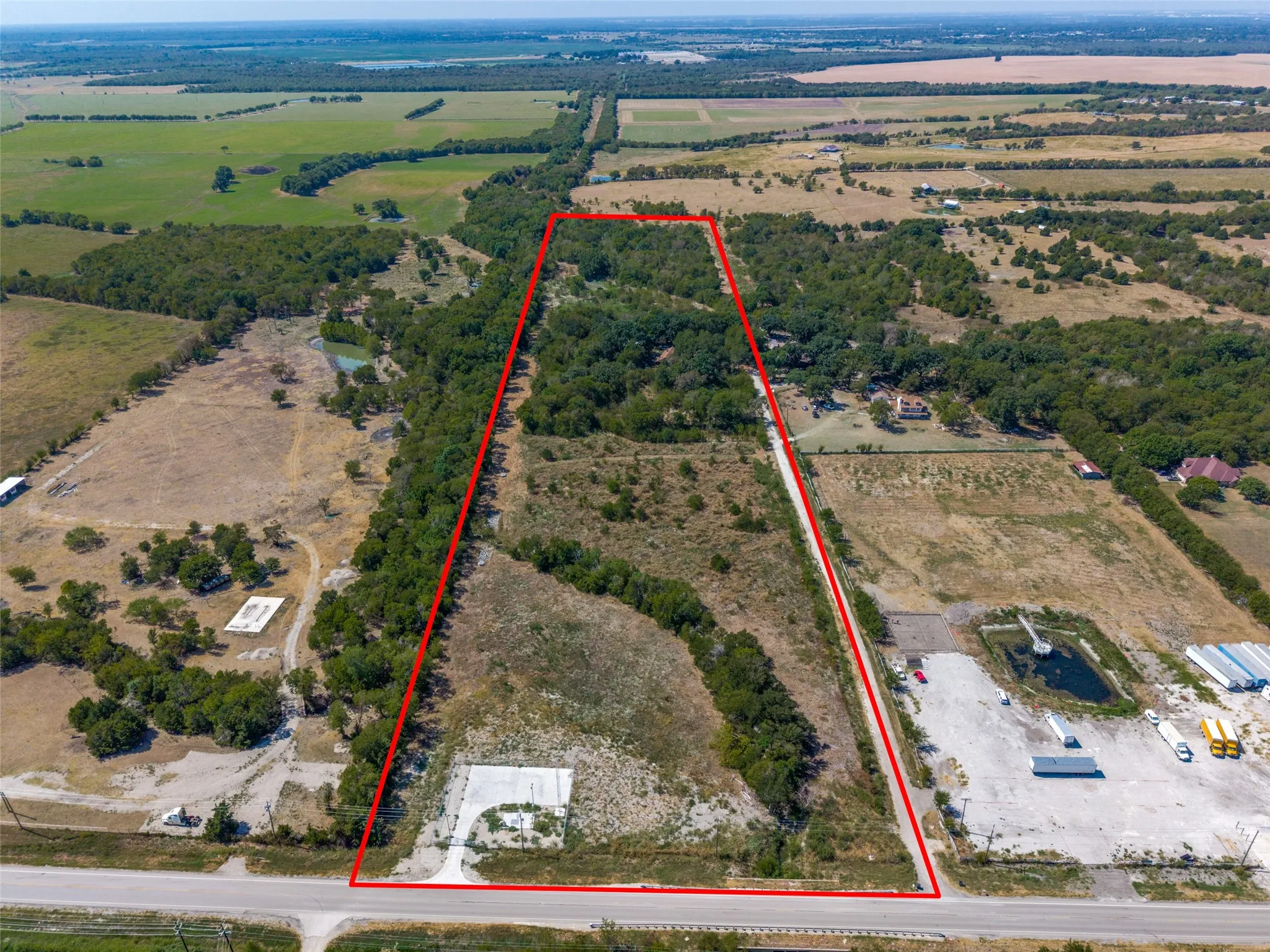 Single Family Residence For Sale in Kaufman County , 7901 FM 2757, Forney, Texas 75126, 3 Bedroom, 2 Bathroom, Garage spaces, 2,044 Sqft, built in 1985, mls#21400476, Real Estate Agent in Forney, Homes For Sale in Kaufman county, Homes For Sale in Forney, Realtor in Forney Texas, Real Estate Brokerage Independent Realty Texas, Luminita Cordes Realtor