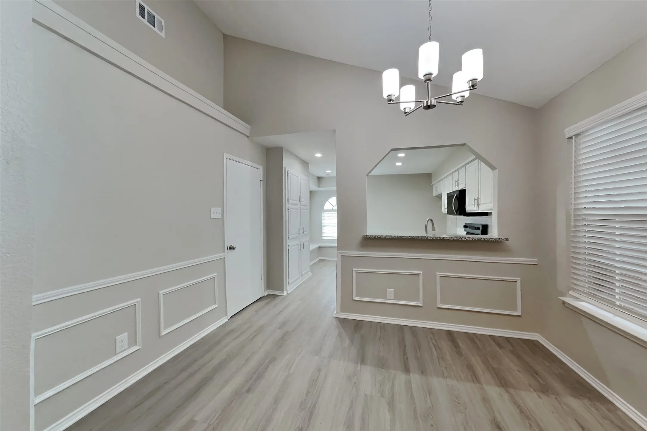 Single Family Residence For Rent in Tarrant County , 6716 Copperwood Court, Arlington, Texas 76001, 3 Bedroom, 2 Bathroom, 2 Garage spaces, 1,457 Sqft, built in 1991, mls#21403457, Real Estate Agent in Arlington, Homes For Rent in Tarrant county, Homes For Rent in Arlington, Realtor in Arlington Texas, Real Estate Brokerage Independent Realty Texas, Luminita Cordes Realtor