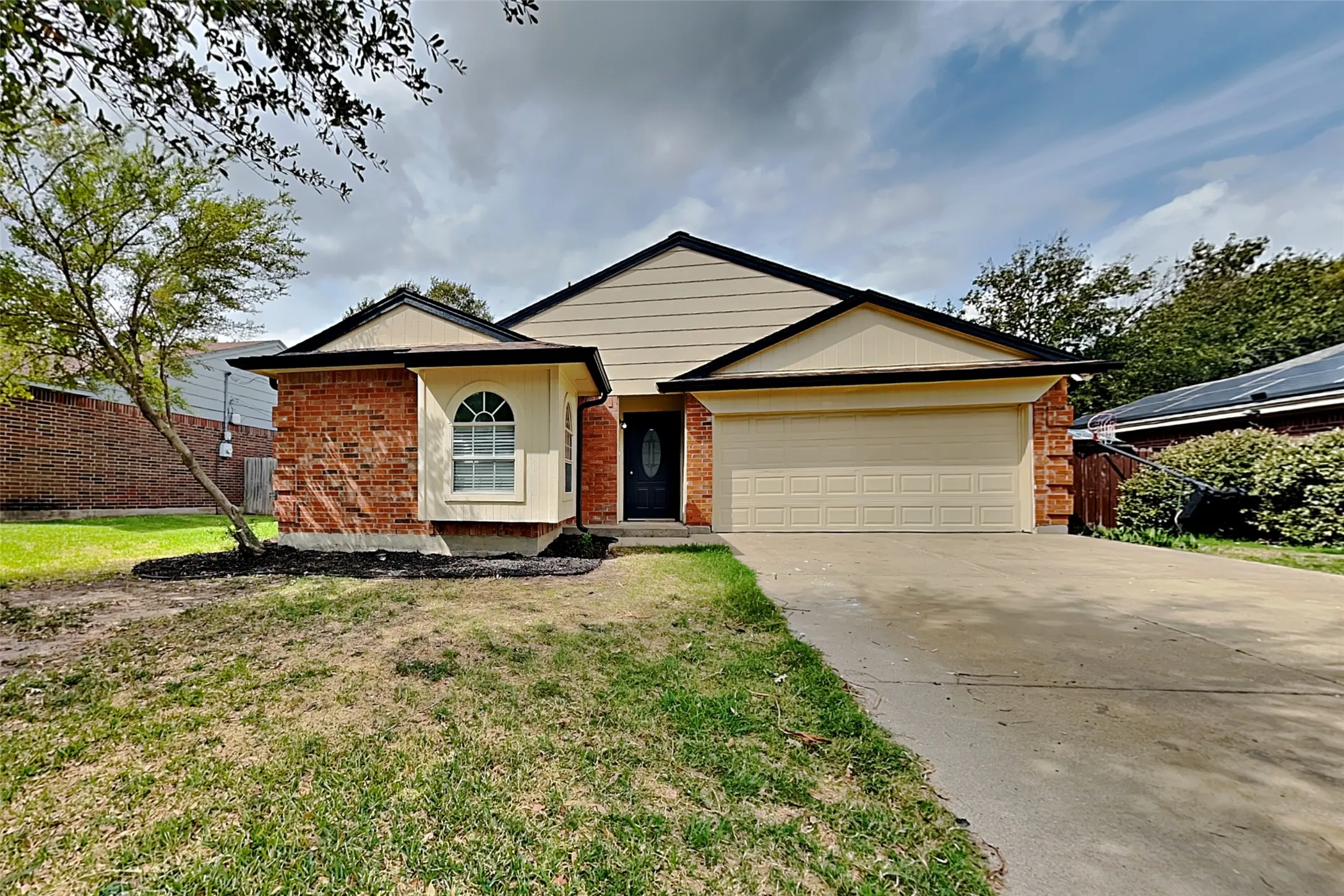 Single Family Residence For Rent in Tarrant County , 6716 Copperwood Court, Arlington, Texas 76001, 3 Bedroom, 2 Bathroom, 2 Garage spaces, 1,457 Sqft, built in 1991, mls#21403457, Real Estate Agent in Arlington, Homes For Rent in Tarrant county, Homes For Rent in Arlington, Realtor in Arlington Texas, Real Estate Brokerage Independent Realty Texas, Luminita Cordes Realtor