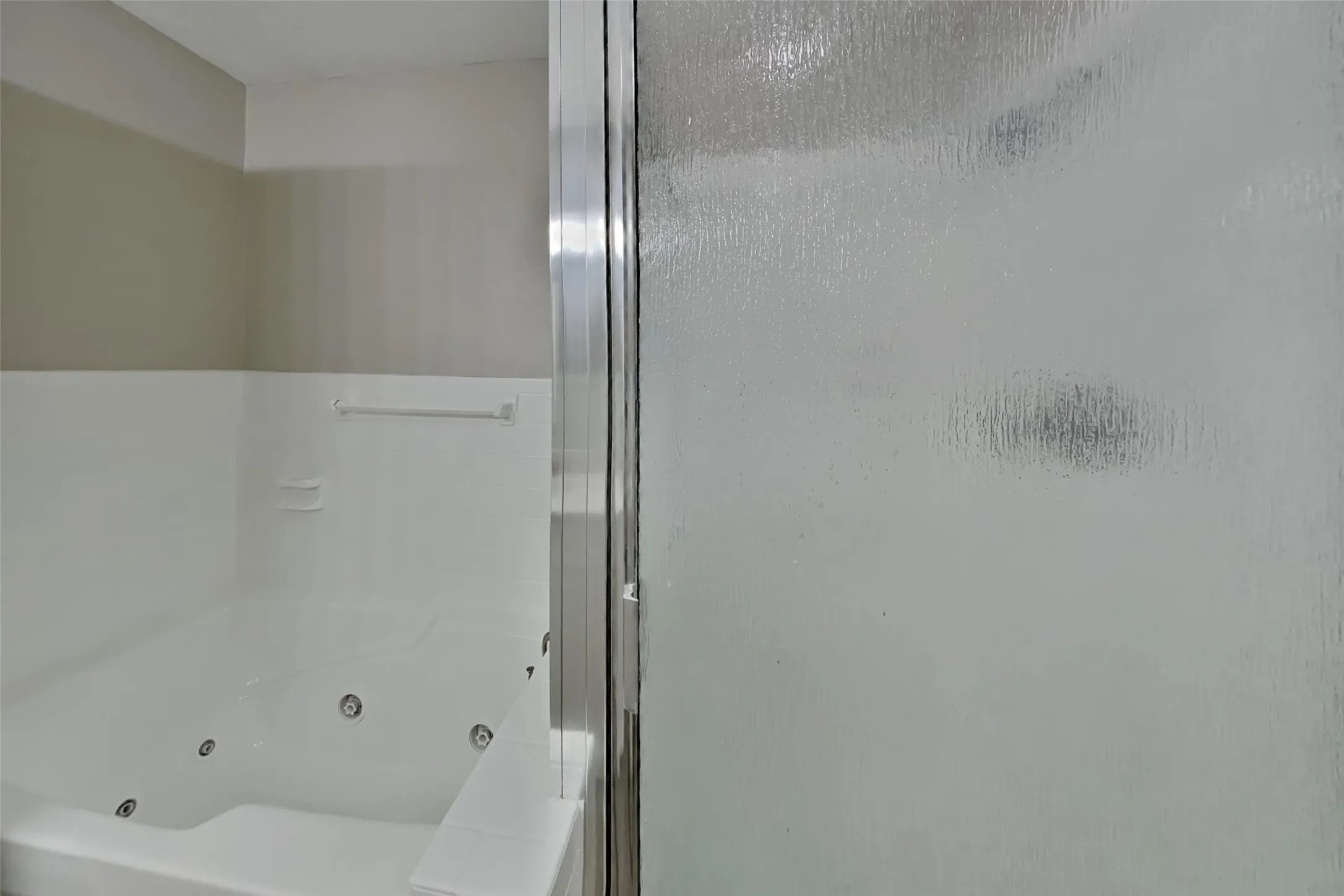 Single Family Residence For Rent in Tarrant County , 6716 Copperwood Court, Arlington, Texas 76001, 3 Bedroom, 2 Bathroom, 2 Garage spaces, 1,457 Sqft, built in 1991, mls#21403457, Real Estate Agent in Arlington, Homes For Rent in Tarrant county, Homes For Rent in Arlington, Realtor in Arlington Texas, Real Estate Brokerage Independent Realty Texas, Luminita Cordes Realtor