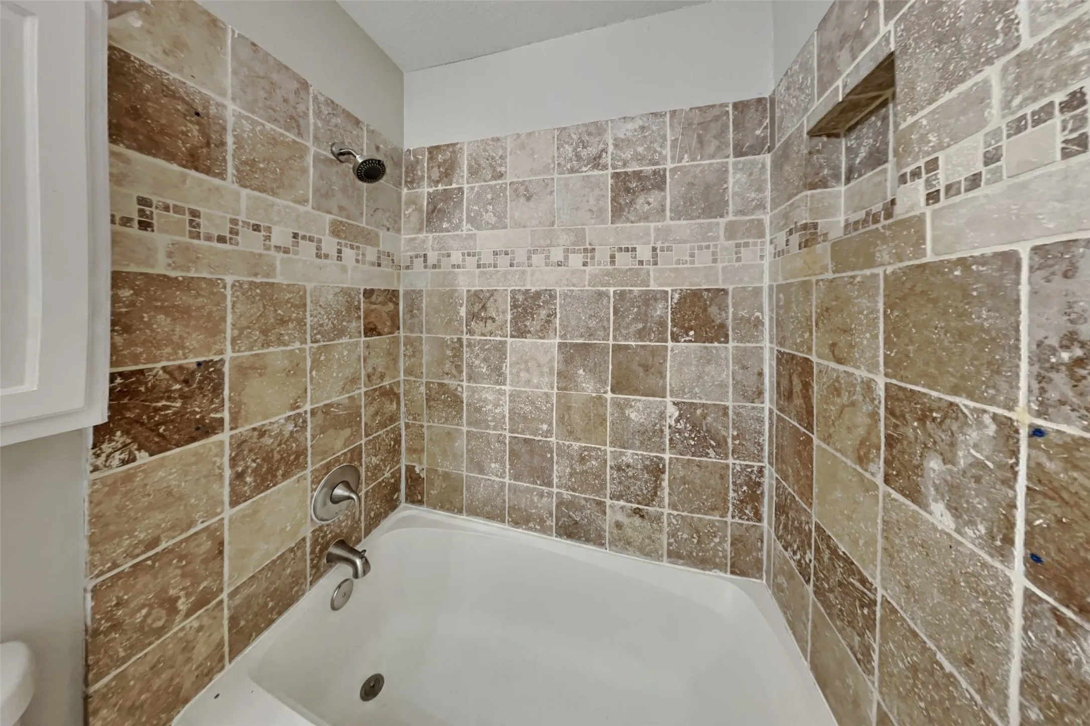 Single Family Residence For Rent in Tarrant County , 6716 Copperwood Court, Arlington, Texas 76001, 3 Bedroom, 2 Bathroom, 2 Garage spaces, 1,457 Sqft, built in 1991, mls#21403457, Real Estate Agent in Arlington, Homes For Rent in Tarrant county, Homes For Rent in Arlington, Realtor in Arlington Texas, Real Estate Brokerage Independent Realty Texas, Luminita Cordes Realtor