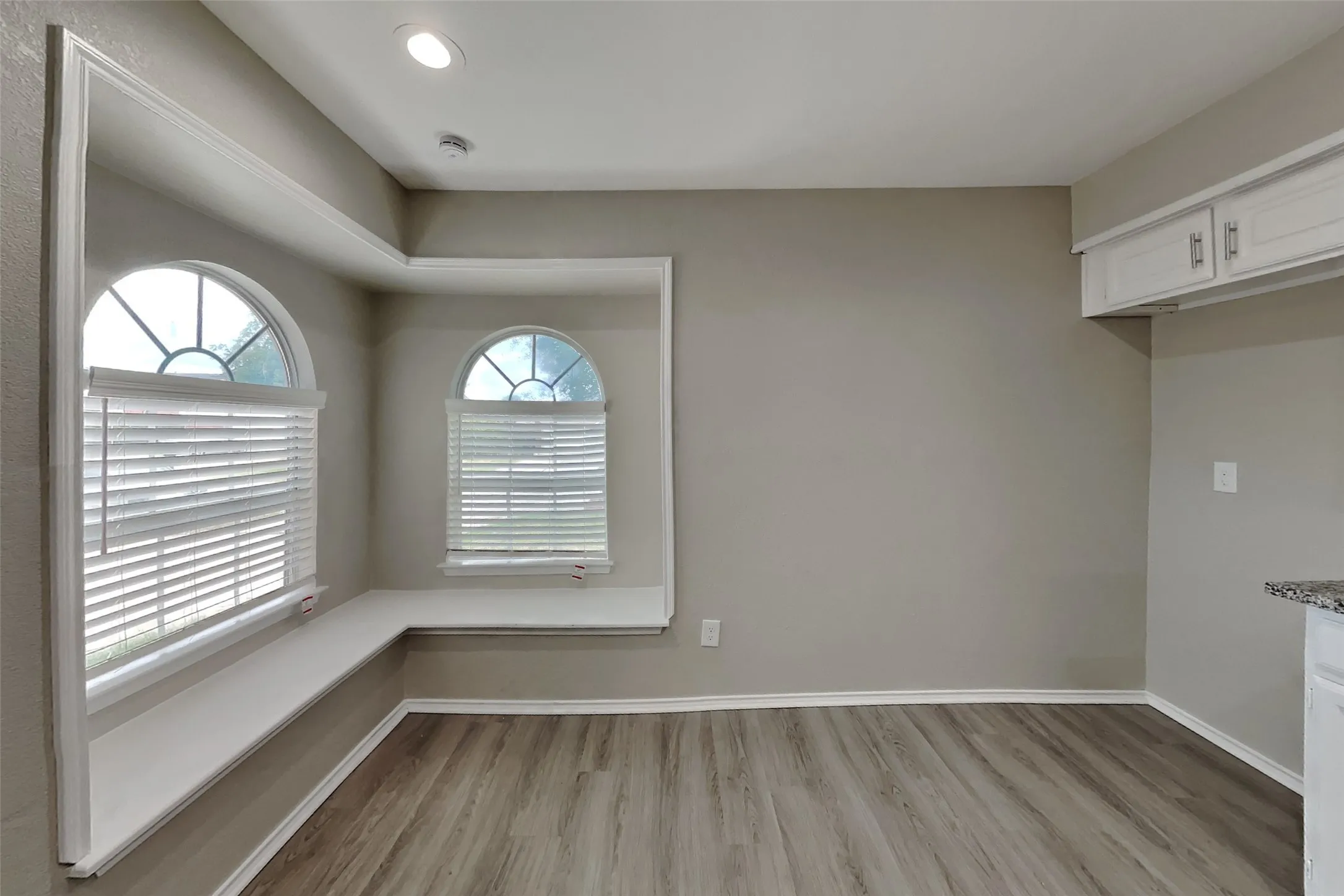 Single Family Residence For Rent in Tarrant County , 6716 Copperwood Court, Arlington, Texas 76001, 3 Bedroom, 2 Bathroom, 2 Garage spaces, 1,457 Sqft, built in 1991, mls#21403457, Real Estate Agent in Arlington, Homes For Rent in Tarrant county, Homes For Rent in Arlington, Realtor in Arlington Texas, Real Estate Brokerage Independent Realty Texas, Luminita Cordes Realtor