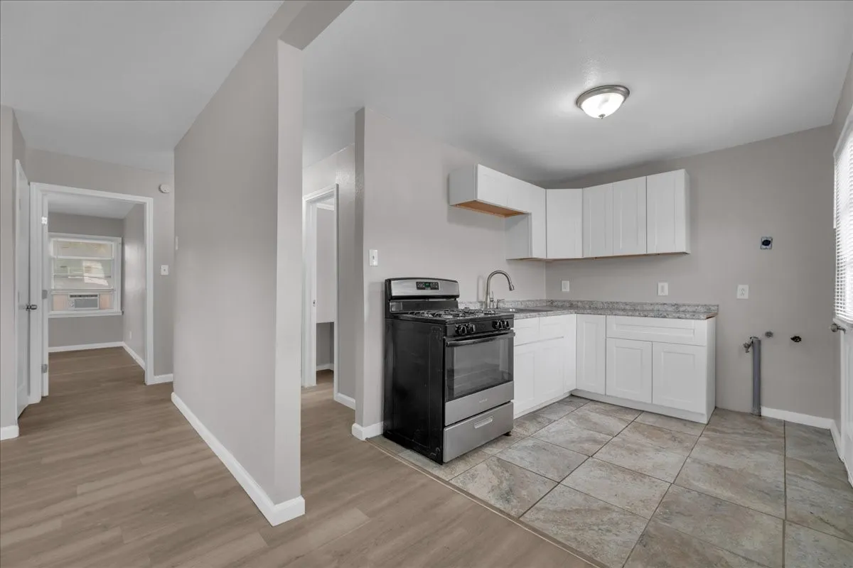 Single Family Residence For Rent in Tarrant County , 5528 Rickenbacker Place, Fort Worth, Texas 76112, 2 Bedroom, 1 Bathroom, Garage spaces, 776 Sqft, built in 1954, mls#21402770, Real Estate Agent in Fort Worth, Homes For Rent in Tarrant county, Homes For Rent in Fort Worth, Realtor in Fort Worth Texas, Real Estate Brokerage Independent Realty Texas, Luminita Cordes Realtor