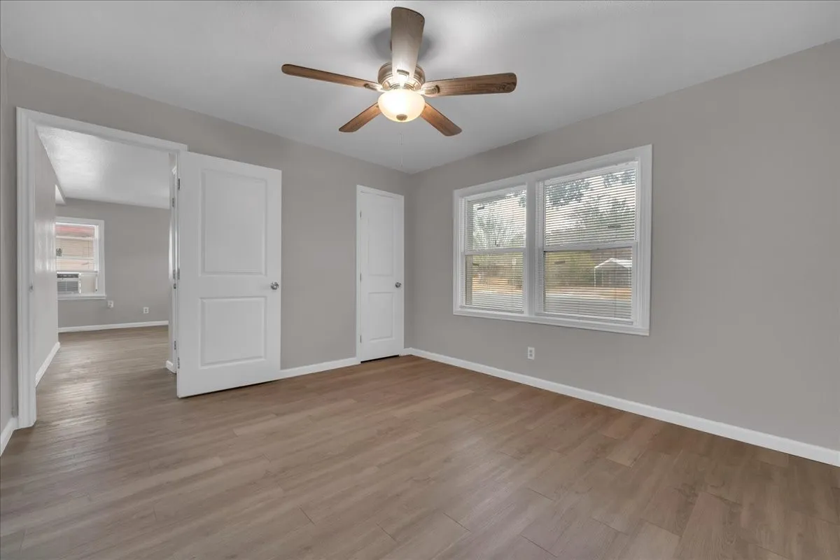 Single Family Residence For Rent in Tarrant County , 5528 Rickenbacker Place, Fort Worth, Texas 76112, 2 Bedroom, 1 Bathroom, Garage spaces, 776 Sqft, built in 1954, mls#21402770, Real Estate Agent in Fort Worth, Homes For Rent in Tarrant county, Homes For Rent in Fort Worth, Realtor in Fort Worth Texas, Real Estate Brokerage Independent Realty Texas, Luminita Cordes Realtor