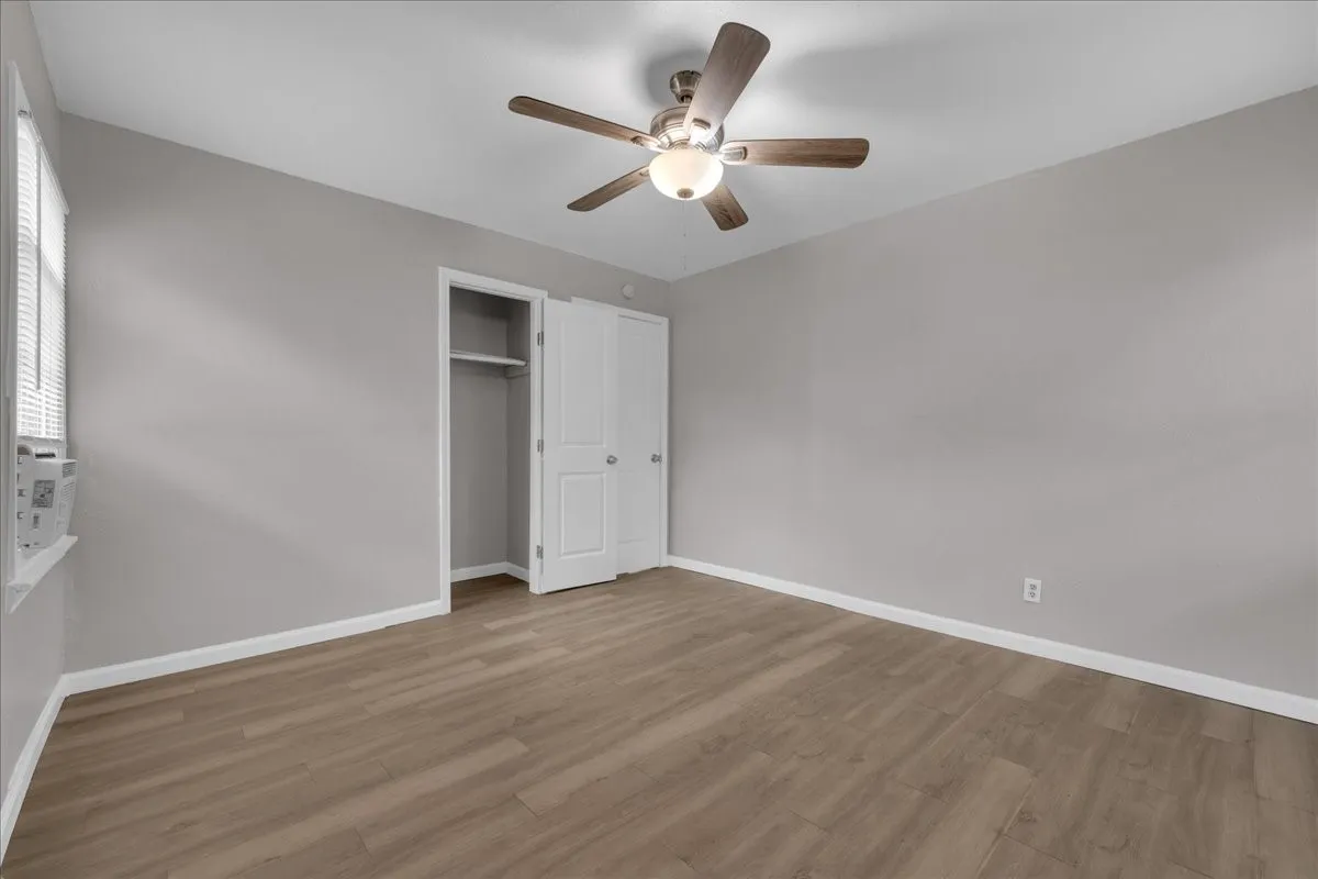 Single Family Residence For Rent in Tarrant County , 5528 Rickenbacker Place, Fort Worth, Texas 76112, 2 Bedroom, 1 Bathroom, Garage spaces, 776 Sqft, built in 1954, mls#21402770, Real Estate Agent in Fort Worth, Homes For Rent in Tarrant county, Homes For Rent in Fort Worth, Realtor in Fort Worth Texas, Real Estate Brokerage Independent Realty Texas, Luminita Cordes Realtor