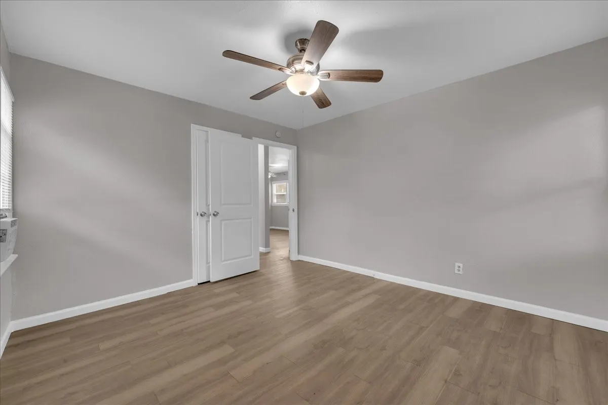 Single Family Residence For Rent in Tarrant County , 5528 Rickenbacker Place, Fort Worth, Texas 76112, 2 Bedroom, 1 Bathroom, Garage spaces, 776 Sqft, built in 1954, mls#21402770, Real Estate Agent in Fort Worth, Homes For Rent in Tarrant county, Homes For Rent in Fort Worth, Realtor in Fort Worth Texas, Real Estate Brokerage Independent Realty Texas, Luminita Cordes Realtor