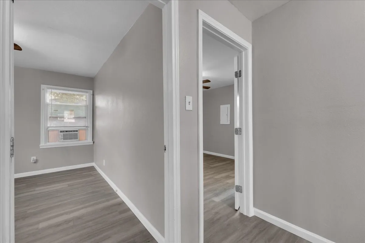 Single Family Residence For Rent in Tarrant County , 5528 Rickenbacker Place, Fort Worth, Texas 76112, 2 Bedroom, 1 Bathroom, Garage spaces, 776 Sqft, built in 1954, mls#21402770, Real Estate Agent in Fort Worth, Homes For Rent in Tarrant county, Homes For Rent in Fort Worth, Realtor in Fort Worth Texas, Real Estate Brokerage Independent Realty Texas, Luminita Cordes Realtor