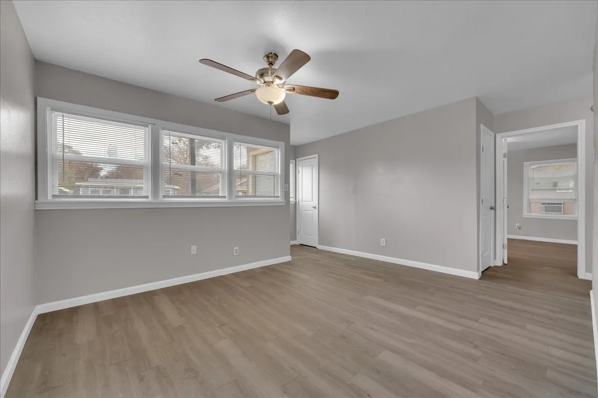 Single Family Residence For Rent in Tarrant County , 5528 Rickenbacker Place, Fort Worth, Texas 76112, 2 Bedroom, 1 Bathroom, Garage spaces, 776 Sqft, built in 1954, mls#21402770, Real Estate Agent in Fort Worth, Homes For Rent in Tarrant county, Homes For Rent in Fort Worth, Realtor in Fort Worth Texas, Real Estate Brokerage Independent Realty Texas, Luminita Cordes Realtor