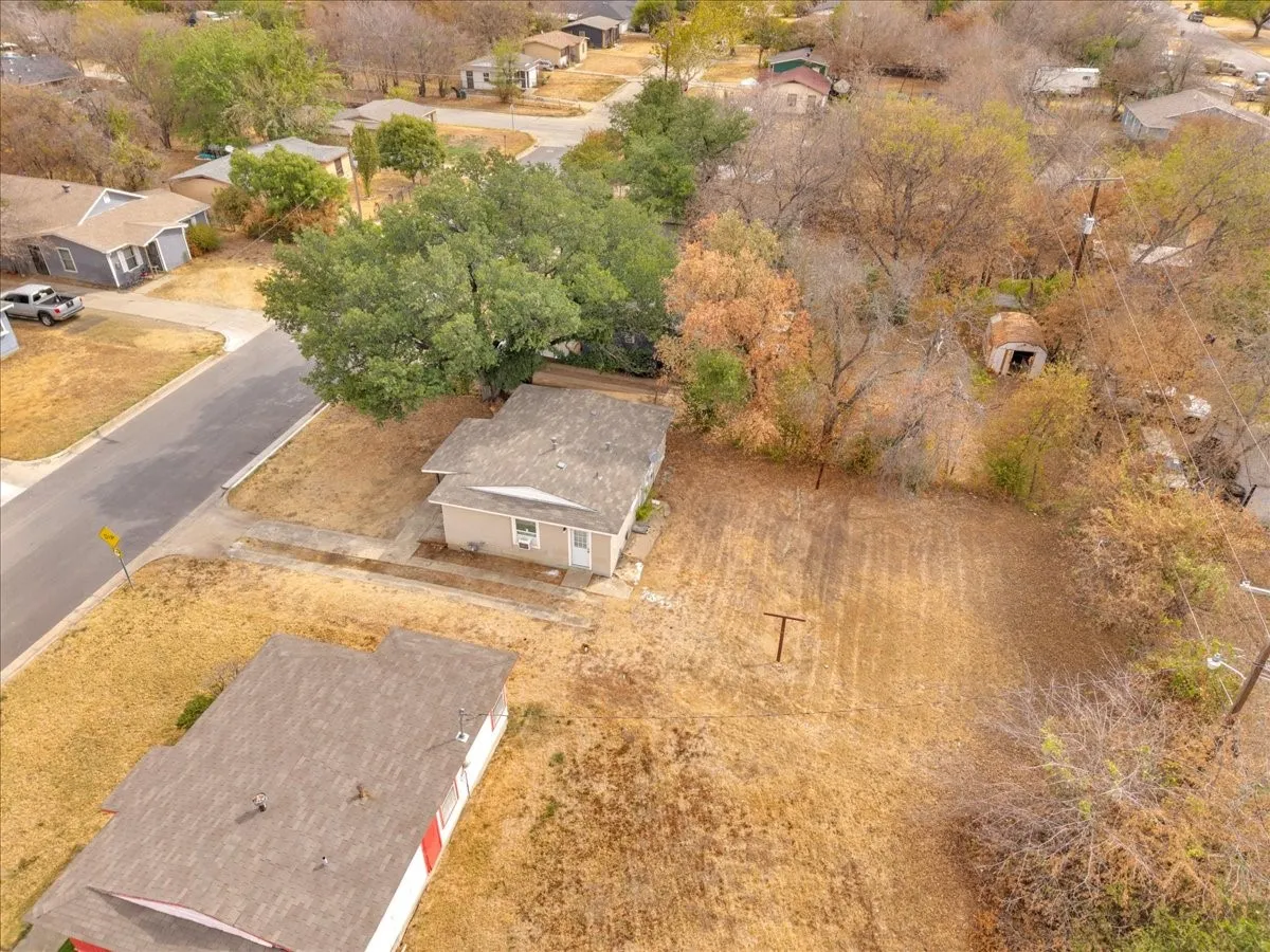 Single Family Residence For Rent in Tarrant County , 5528 Rickenbacker Place, Fort Worth, Texas 76112, 2 Bedroom, 1 Bathroom, Garage spaces, 776 Sqft, built in 1954, mls#21402770, Real Estate Agent in Fort Worth, Homes For Rent in Tarrant county, Homes For Rent in Fort Worth, Realtor in Fort Worth Texas, Real Estate Brokerage Independent Realty Texas, Luminita Cordes Realtor