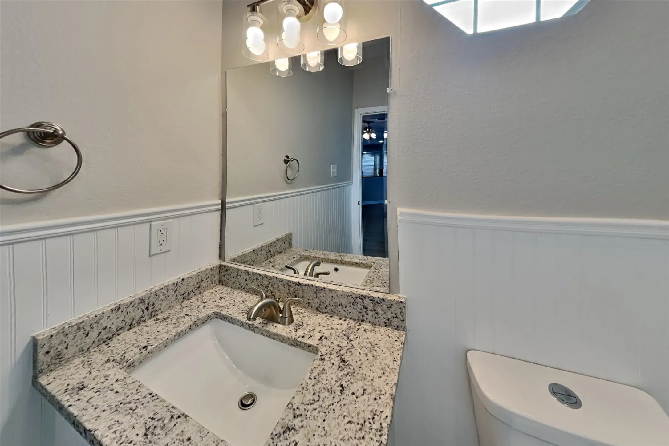 Single Family Residence For Rent in Tarrant County , 1621 Churchill Lane, Mansfield, Texas 76063, 4 Bedroom, 3 Bathroom, 2 Garage spaces, 2,712 Sqft, built in 1995, mls#21403459, Real Estate Agent in Mansfield, Homes For Rent in Tarrant county, Homes For Rent in Mansfield, Realtor in Mansfield Texas, Real Estate Brokerage Independent Realty Texas, Luminita Cordes Realtor