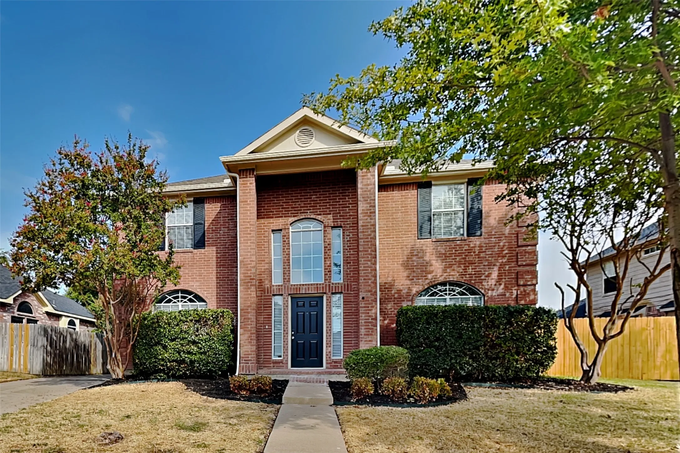Single Family Residence For Rent in Tarrant County , 1621 Churchill Lane, Mansfield, Texas 76063, 4 Bedroom, 3 Bathroom, 2 Garage spaces, 2,712 Sqft, built in 1995, mls#21403459, Real Estate Agent in Mansfield, Homes For Rent in Tarrant county, Homes For Rent in Mansfield, Realtor in Mansfield Texas, Real Estate Brokerage Independent Realty Texas, Luminita Cordes Realtor