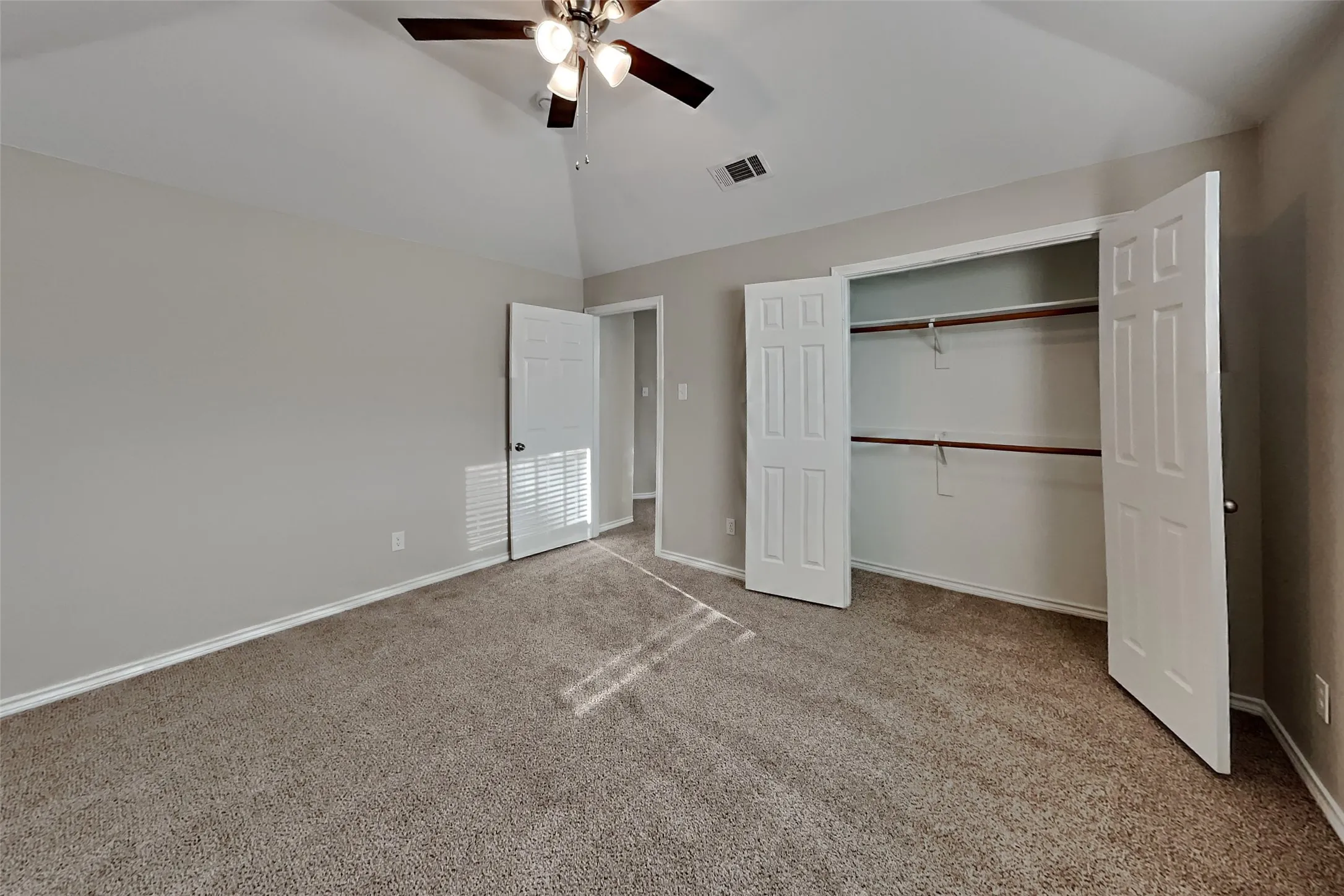 Single Family Residence For Rent in Tarrant County , 1621 Churchill Lane, Mansfield, Texas 76063, 4 Bedroom, 3 Bathroom, 2 Garage spaces, 2,712 Sqft, built in 1995, mls#21403459, Real Estate Agent in Mansfield, Homes For Rent in Tarrant county, Homes For Rent in Mansfield, Realtor in Mansfield Texas, Real Estate Brokerage Independent Realty Texas, Luminita Cordes Realtor
