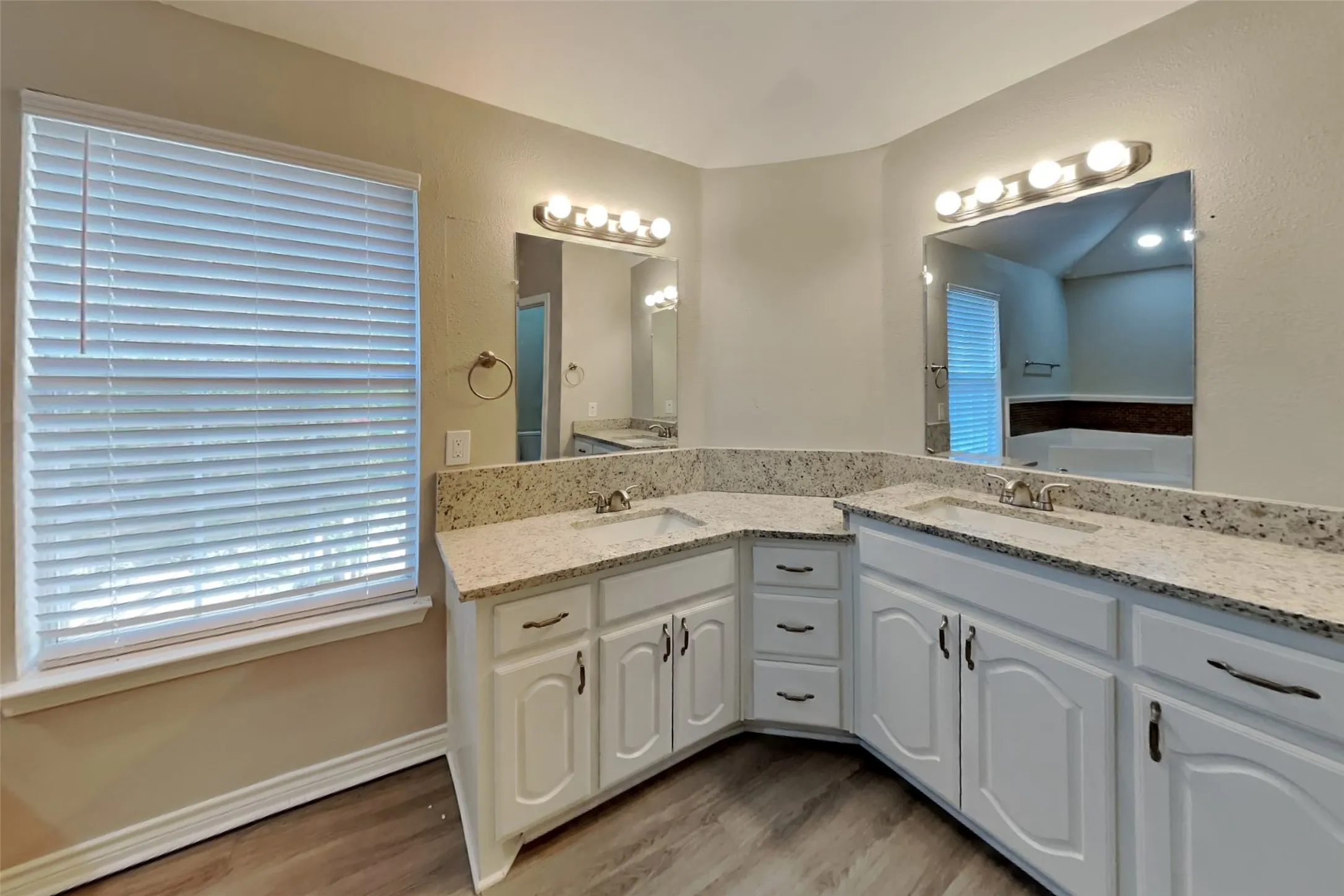 Single Family Residence For Rent in Tarrant County , 1621 Churchill Lane, Mansfield, Texas 76063, 4 Bedroom, 3 Bathroom, 2 Garage spaces, 2,712 Sqft, built in 1995, mls#21403459, Real Estate Agent in Mansfield, Homes For Rent in Tarrant county, Homes For Rent in Mansfield, Realtor in Mansfield Texas, Real Estate Brokerage Independent Realty Texas, Luminita Cordes Realtor