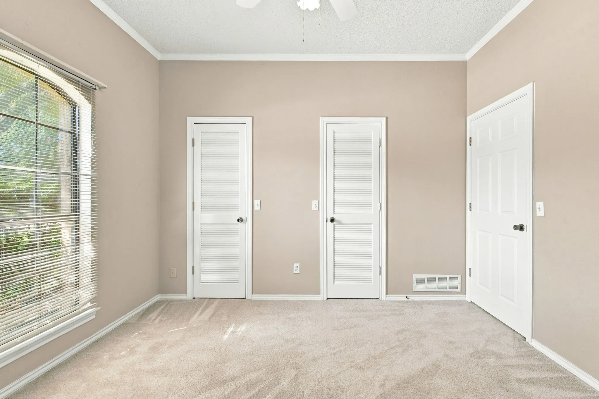 Single Family Residence For Sale in Collin County , 907 Rush Creek Drive, Allen, Texas 75002, 3 Bedroom, 2 Bathroom, 2 Garage spaces, 1,943 Sqft, built in 1984, mls#21397132, Real Estate Agent in Allen, Homes For Sale in Collin county, Homes For Sale in Allen, Realtor in Allen Texas, Real Estate Brokerage Independent Realty Texas, Luminita Cordes Realtor