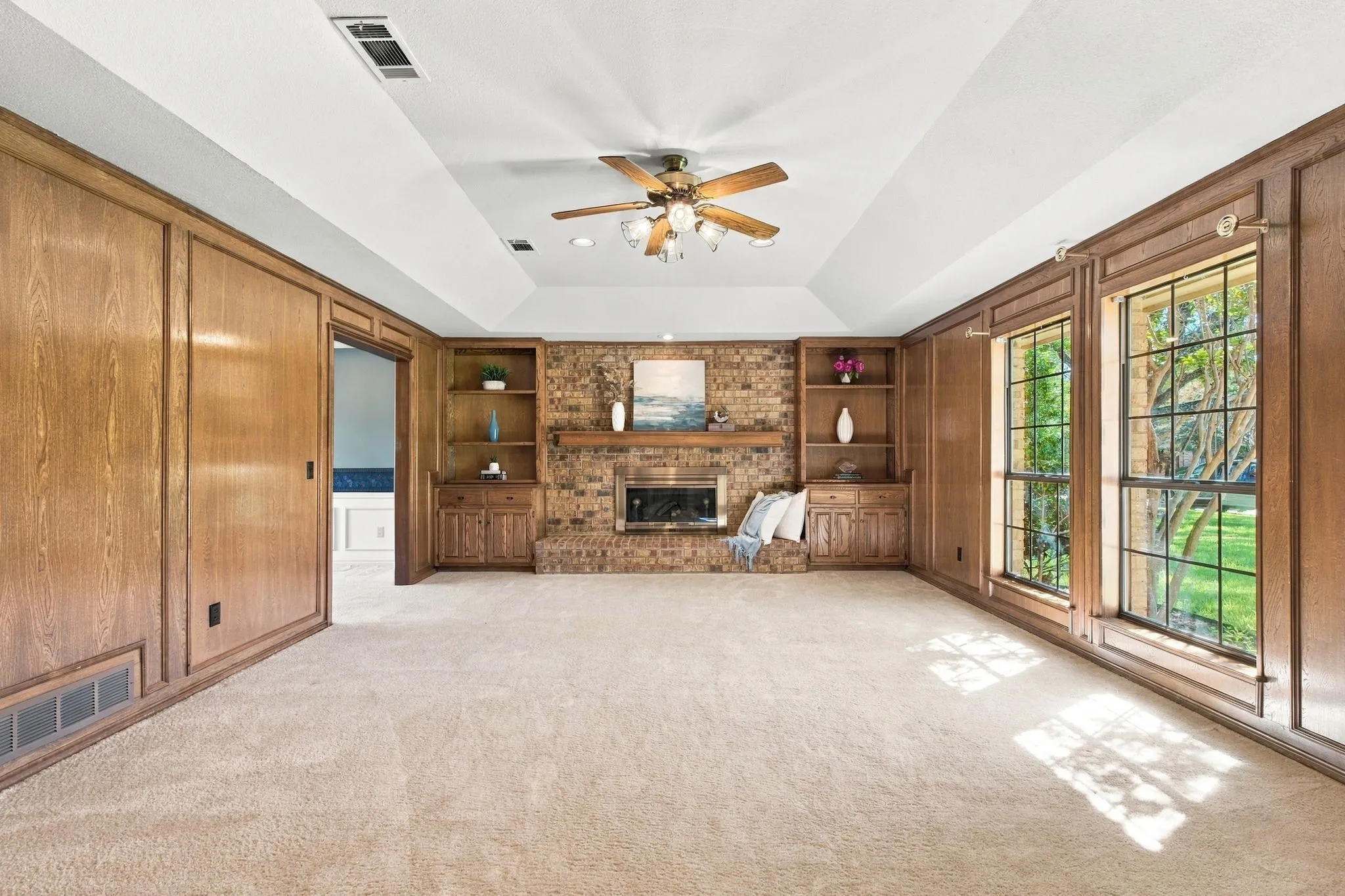 Single Family Residence For Sale in Collin County , 907 Rush Creek Drive, Allen, Texas 75002, 3 Bedroom, 2 Bathroom, 2 Garage spaces, 1,943 Sqft, built in 1984, mls#21397132, Real Estate Agent in Allen, Homes For Sale in Collin county, Homes For Sale in Allen, Realtor in Allen Texas, Real Estate Brokerage Independent Realty Texas, Luminita Cordes Realtor