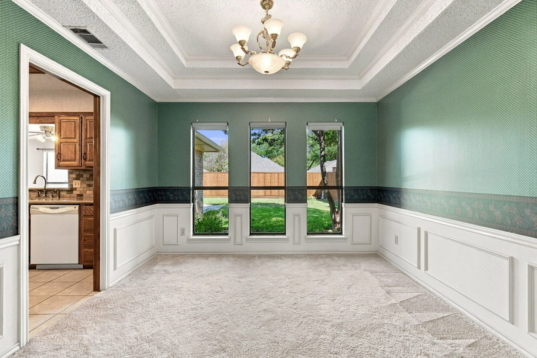 Single Family Residence For Sale in Collin County , 907 Rush Creek Drive, Allen, Texas 75002, 3 Bedroom, 2 Bathroom, 2 Garage spaces, 1,943 Sqft, built in 1984, mls#21397132, Real Estate Agent in Allen, Homes For Sale in Collin county, Homes For Sale in Allen, Realtor in Allen Texas, Real Estate Brokerage Independent Realty Texas, Luminita Cordes Realtor
