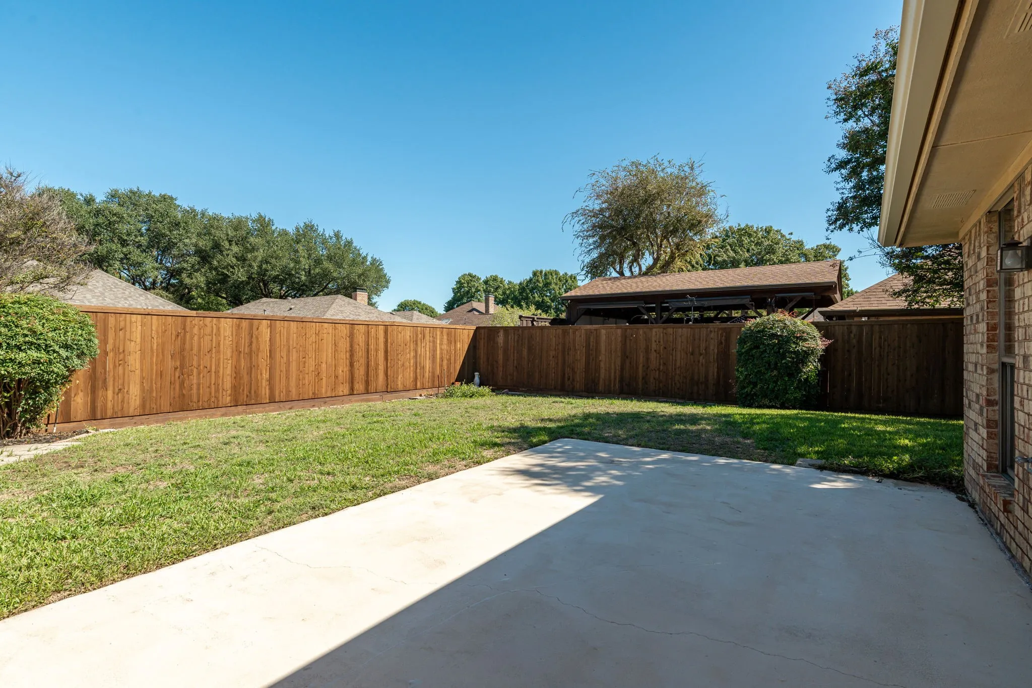 Single Family Residence For Sale in Collin County , 907 Rush Creek Drive, Allen, Texas 75002, 3 Bedroom, 2 Bathroom, 2 Garage spaces, 1,943 Sqft, built in 1984, mls#21397132, Real Estate Agent in Allen, Homes For Sale in Collin county, Homes For Sale in Allen, Realtor in Allen Texas, Real Estate Brokerage Independent Realty Texas, Luminita Cordes Realtor