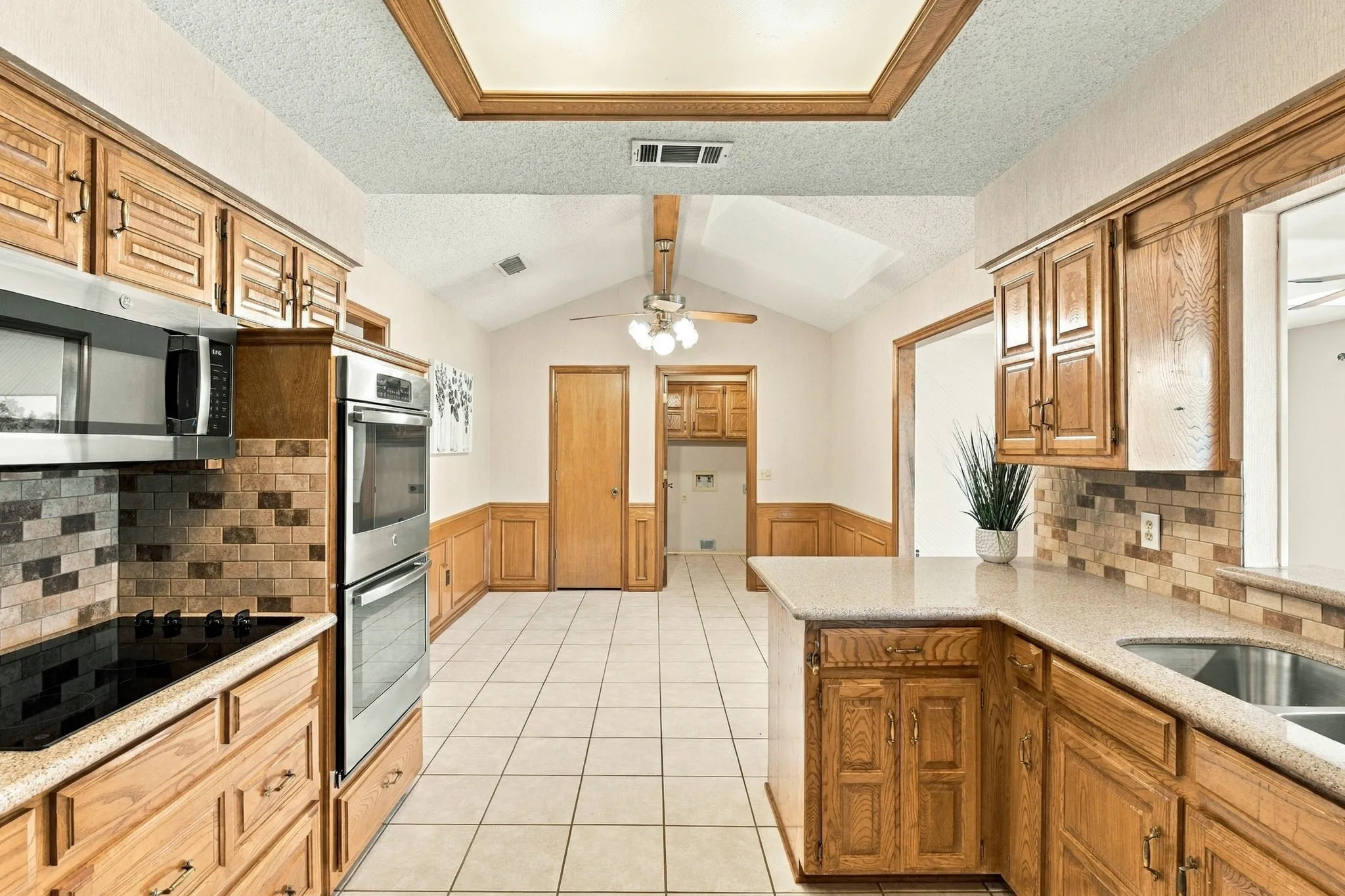 Single Family Residence For Sale in Collin County , 907 Rush Creek Drive, Allen, Texas 75002, 3 Bedroom, 2 Bathroom, 2 Garage spaces, 1,943 Sqft, built in 1984, mls#21397132, Real Estate Agent in Allen, Homes For Sale in Collin county, Homes For Sale in Allen, Realtor in Allen Texas, Real Estate Brokerage Independent Realty Texas, Luminita Cordes Realtor