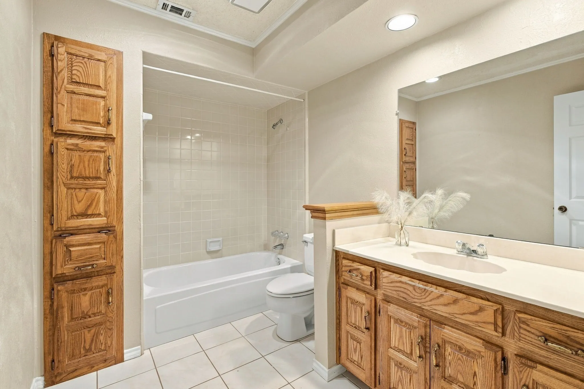 Single Family Residence For Sale in Collin County , 907 Rush Creek Drive, Allen, Texas 75002, 3 Bedroom, 2 Bathroom, 2 Garage spaces, 1,943 Sqft, built in 1984, mls#21397132, Real Estate Agent in Allen, Homes For Sale in Collin county, Homes For Sale in Allen, Realtor in Allen Texas, Real Estate Brokerage Independent Realty Texas, Luminita Cordes Realtor