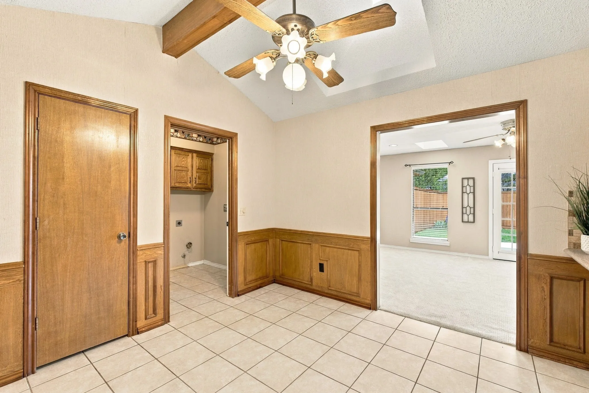 Single Family Residence For Sale in Collin County , 907 Rush Creek Drive, Allen, Texas 75002, 3 Bedroom, 2 Bathroom, 2 Garage spaces, 1,943 Sqft, built in 1984, mls#21397132, Real Estate Agent in Allen, Homes For Sale in Collin county, Homes For Sale in Allen, Realtor in Allen Texas, Real Estate Brokerage Independent Realty Texas, Luminita Cordes Realtor