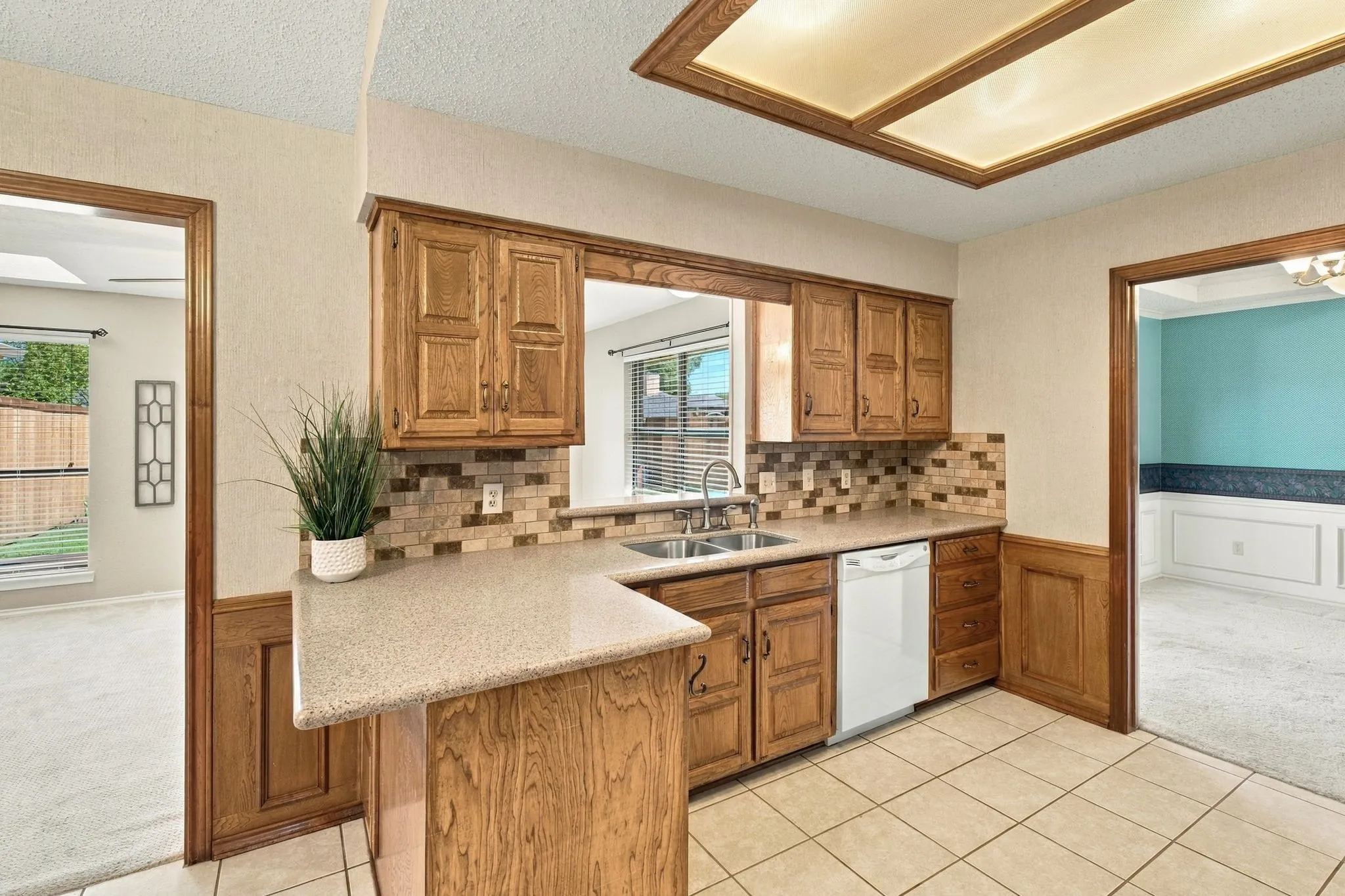 Single Family Residence For Sale in Collin County , 907 Rush Creek Drive, Allen, Texas 75002, 3 Bedroom, 2 Bathroom, 2 Garage spaces, 1,943 Sqft, built in 1984, mls#21397132, Real Estate Agent in Allen, Homes For Sale in Collin county, Homes For Sale in Allen, Realtor in Allen Texas, Real Estate Brokerage Independent Realty Texas, Luminita Cordes Realtor